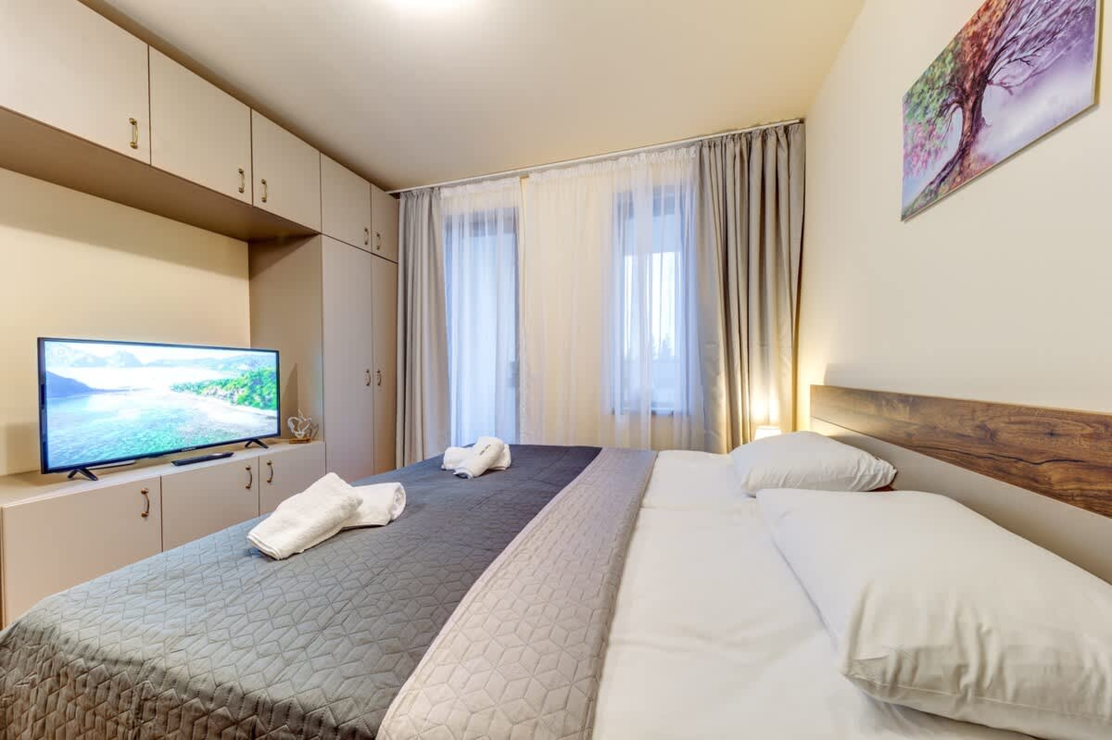 Scoutaround White Logo