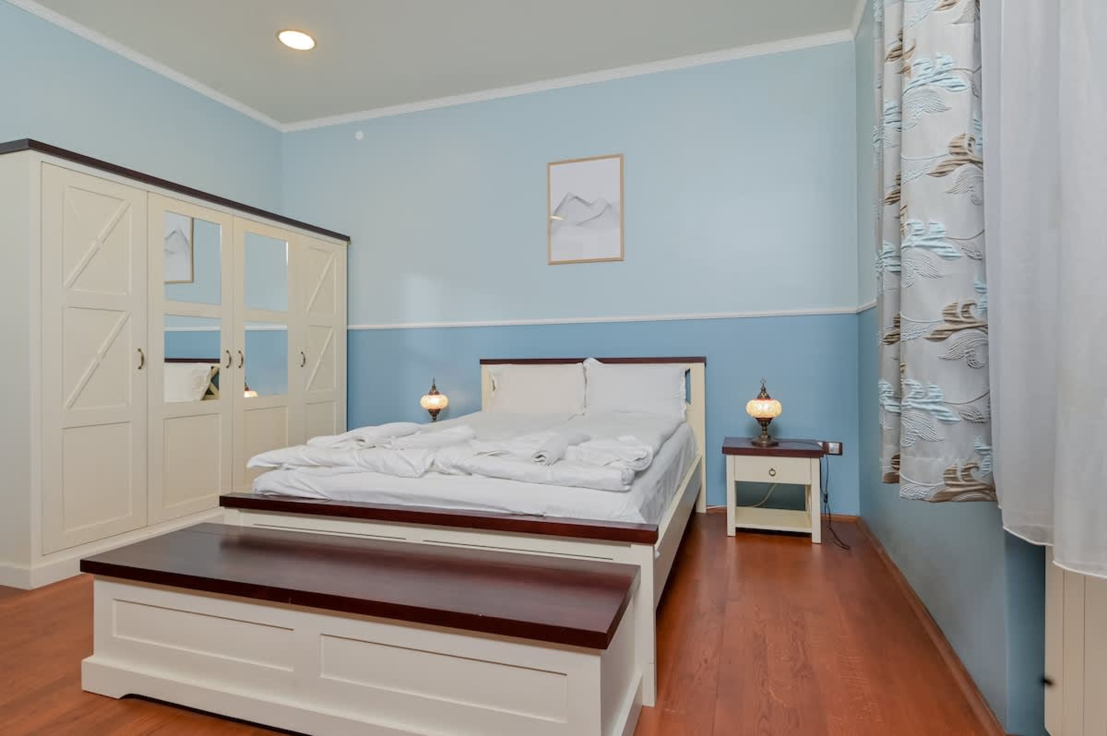 Life in Colors - Elegant 2BD Premium Stay - Photo 2