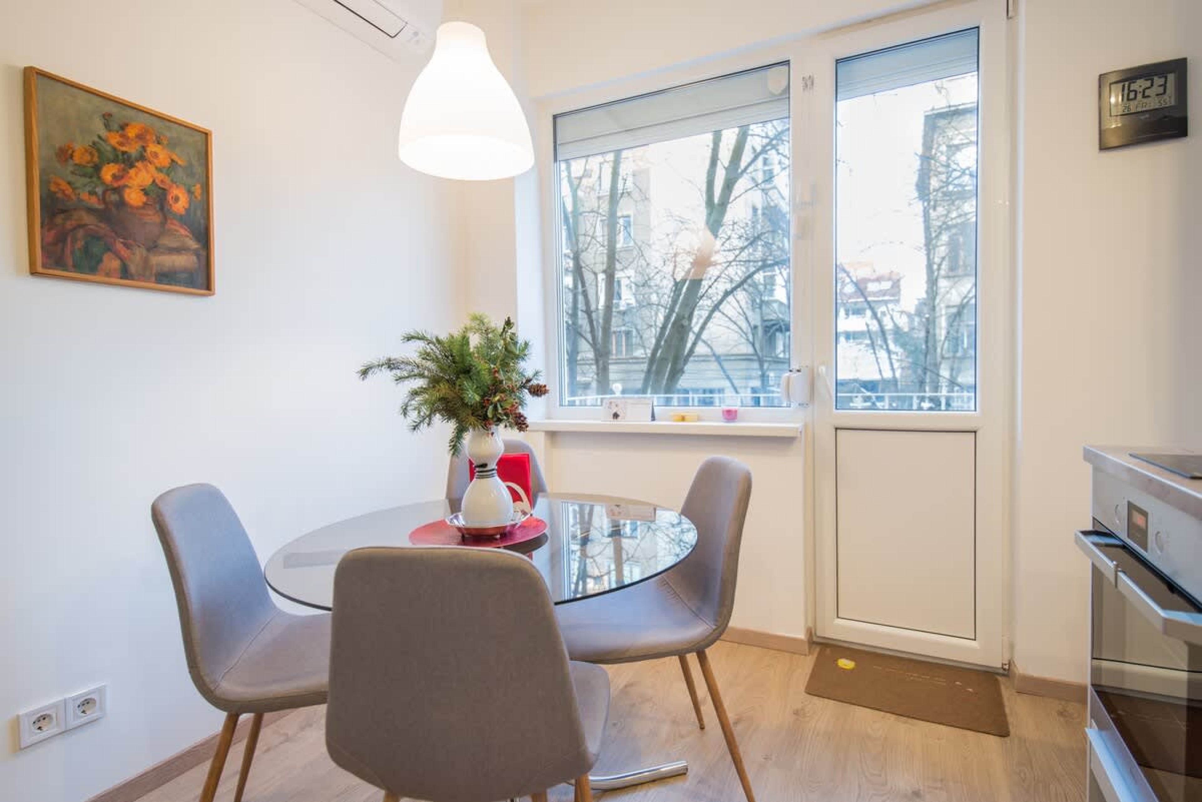 Scoutaround White Logo