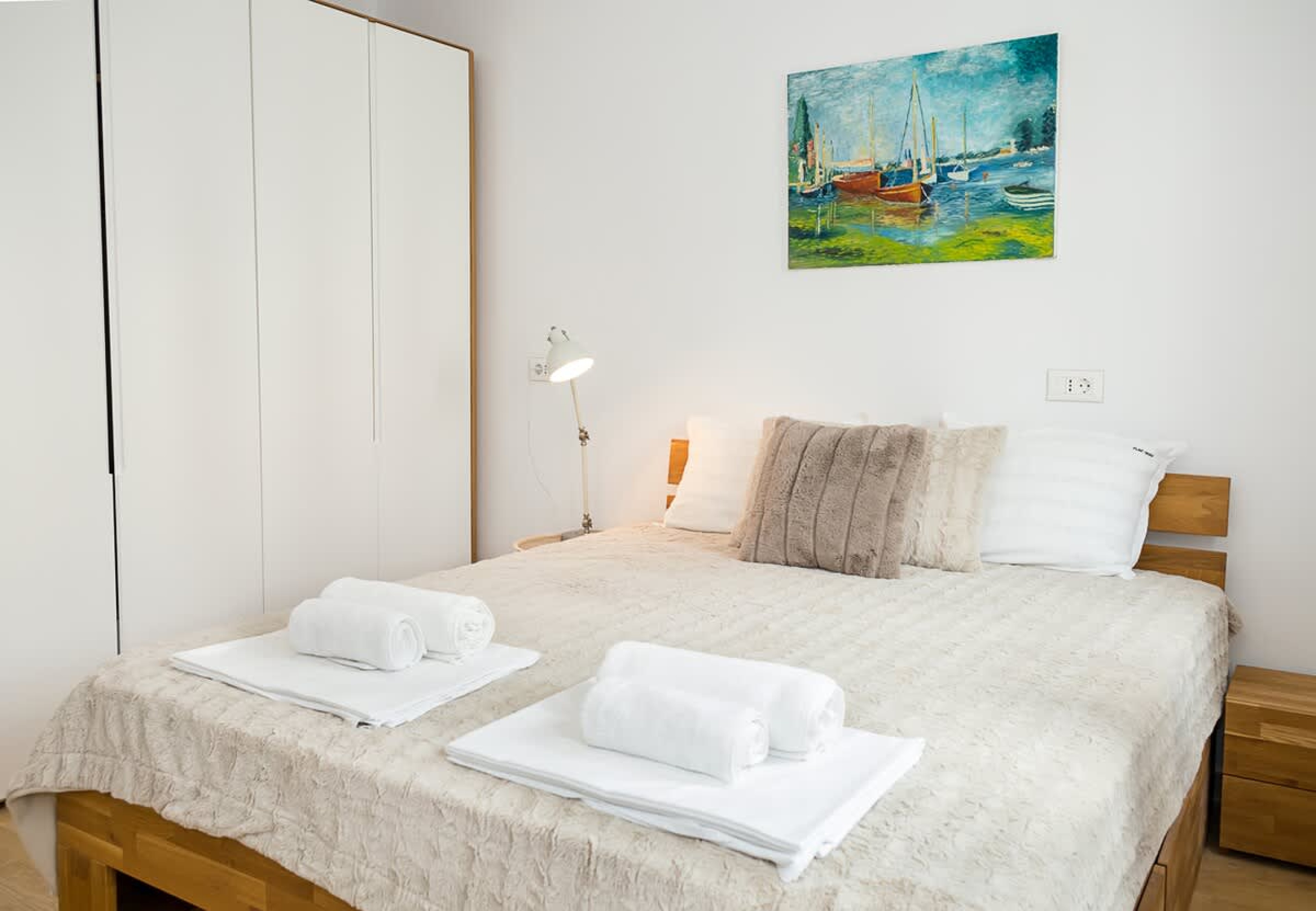 Scoutaround White Logo