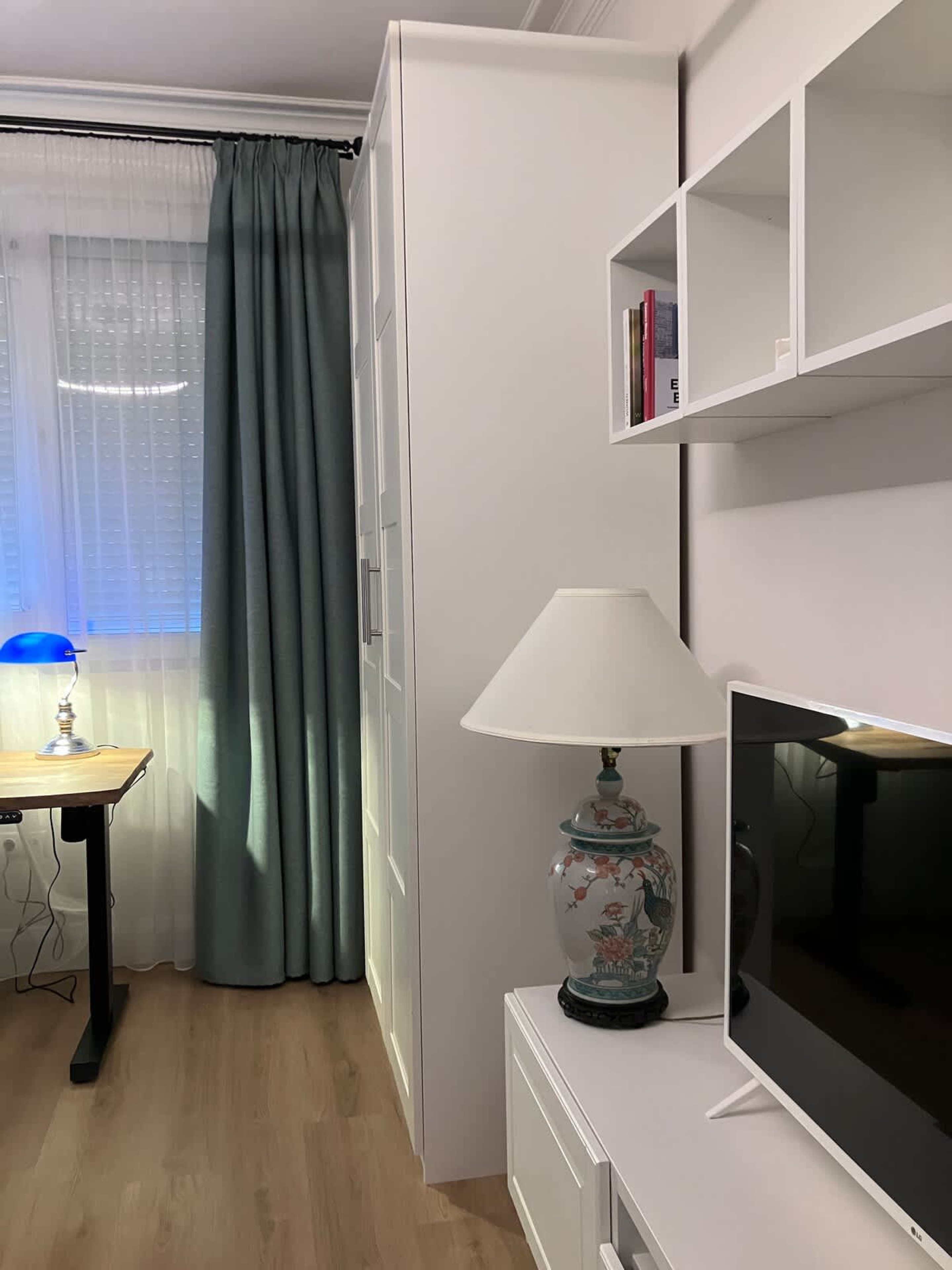 Scoutaround White Logo