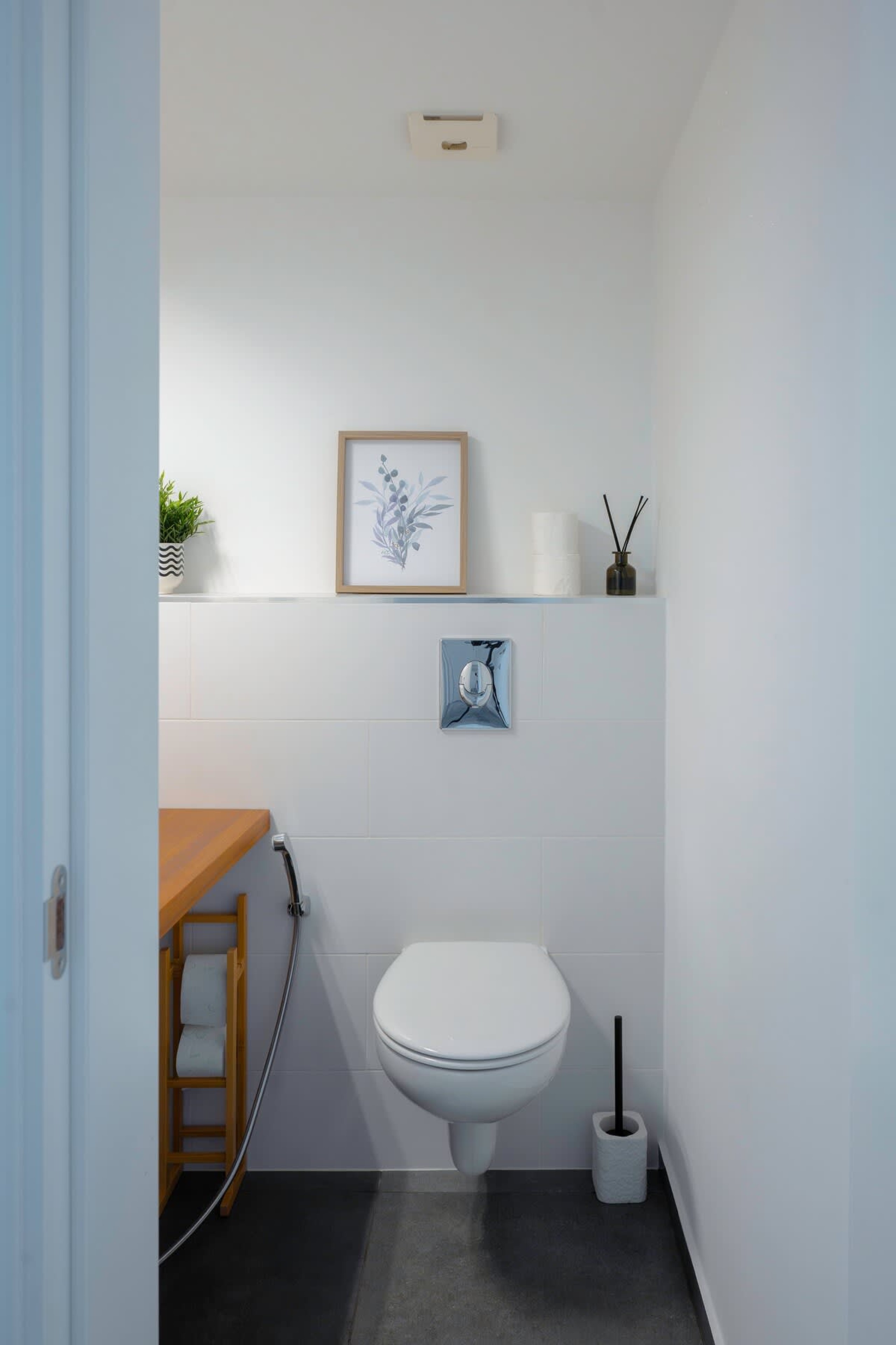 Scoutaround White Logo