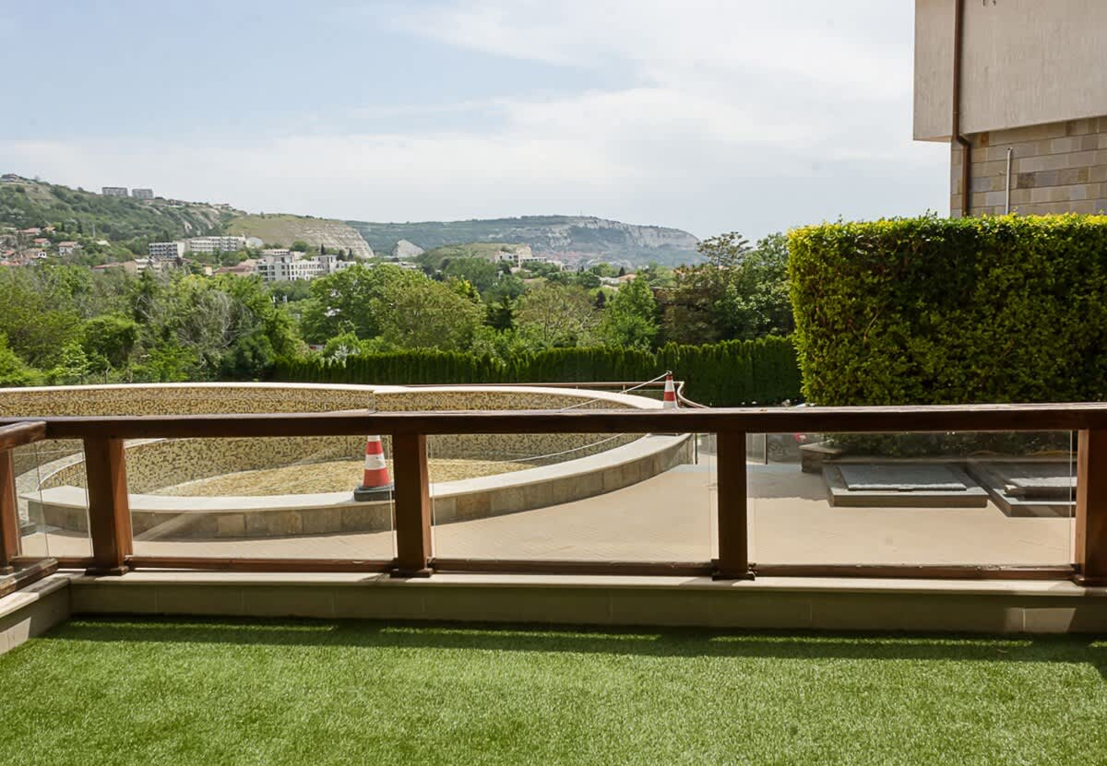 Scoutaround White Logo