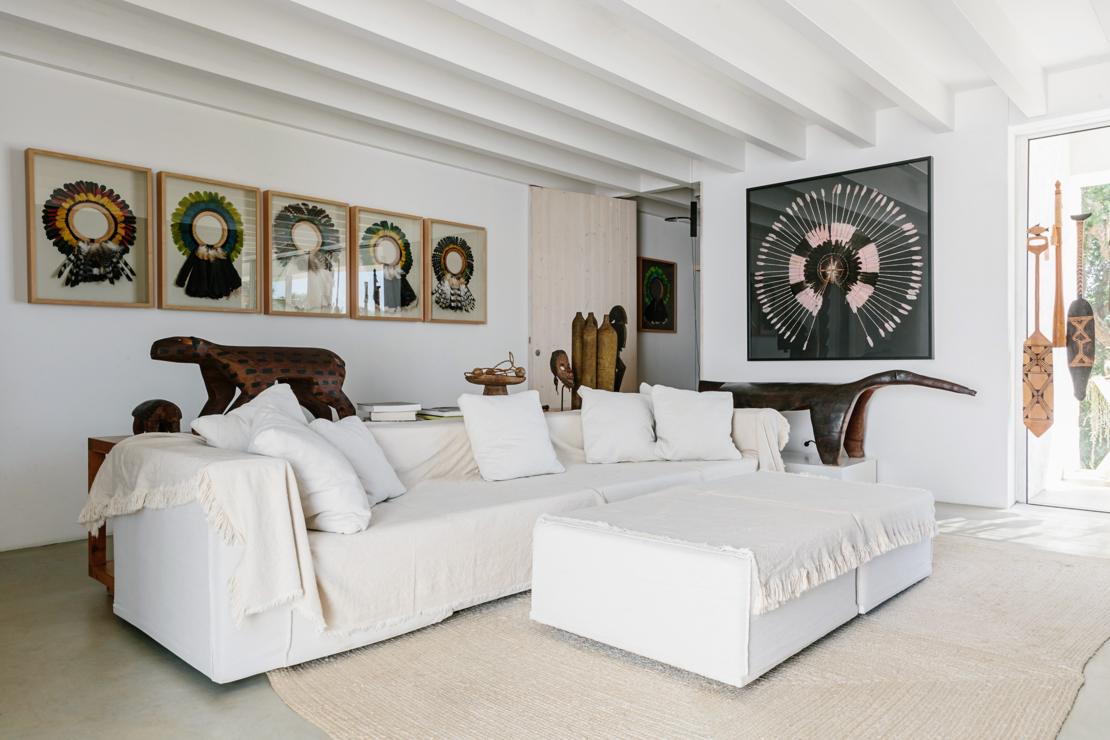 Scoutaround White Logo