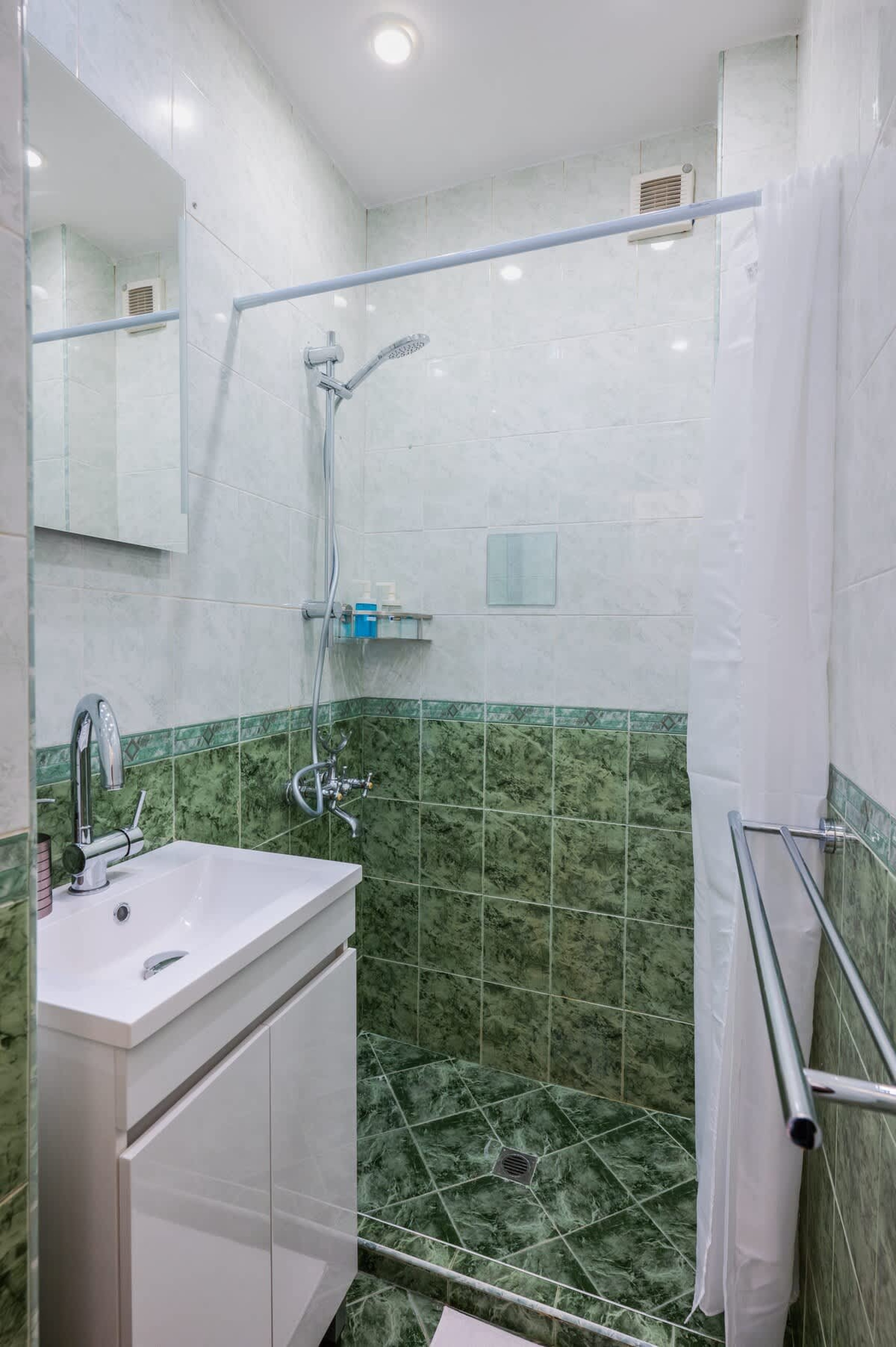 Scoutaround White Logo