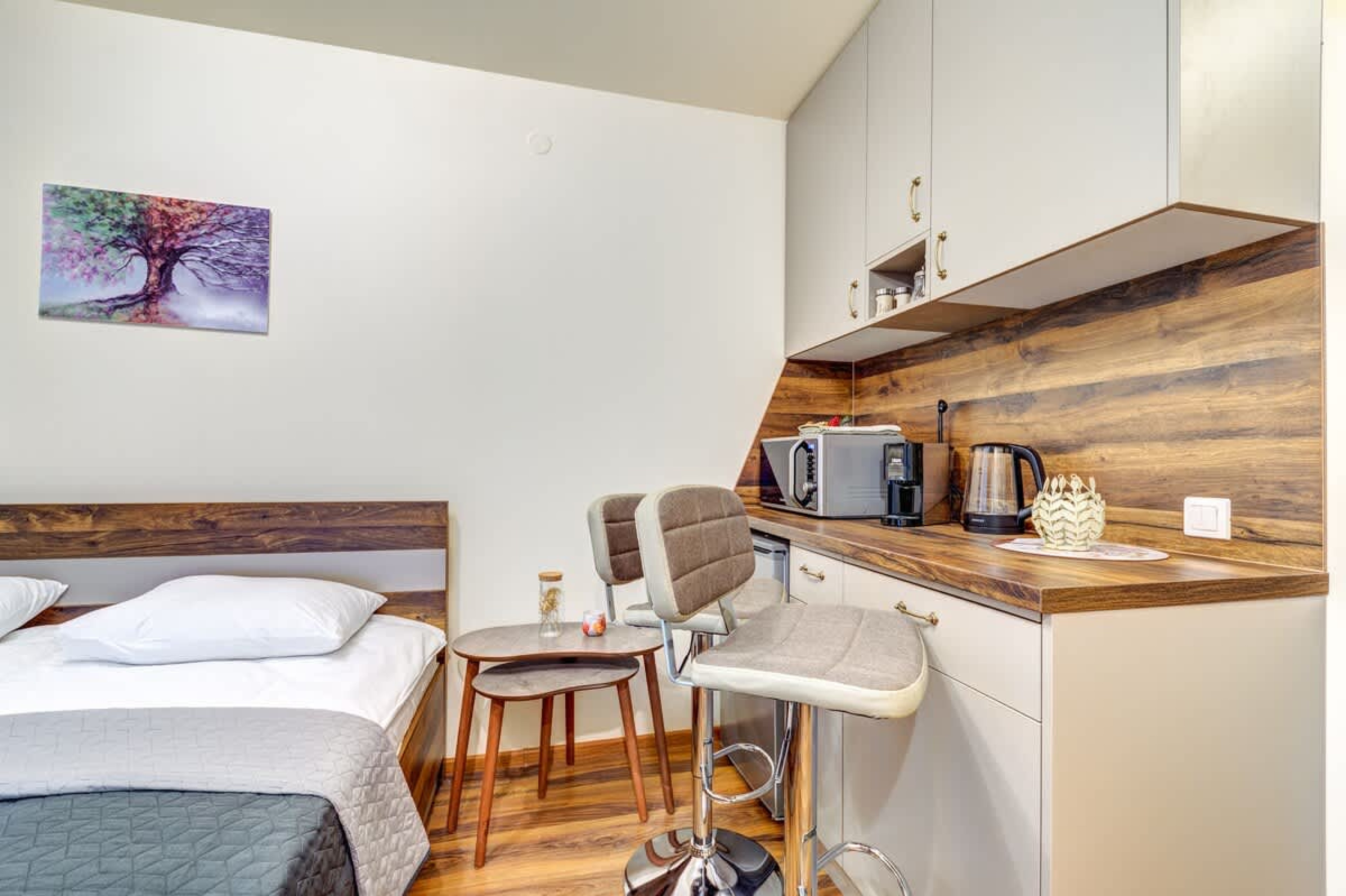 Scoutaround White Logo