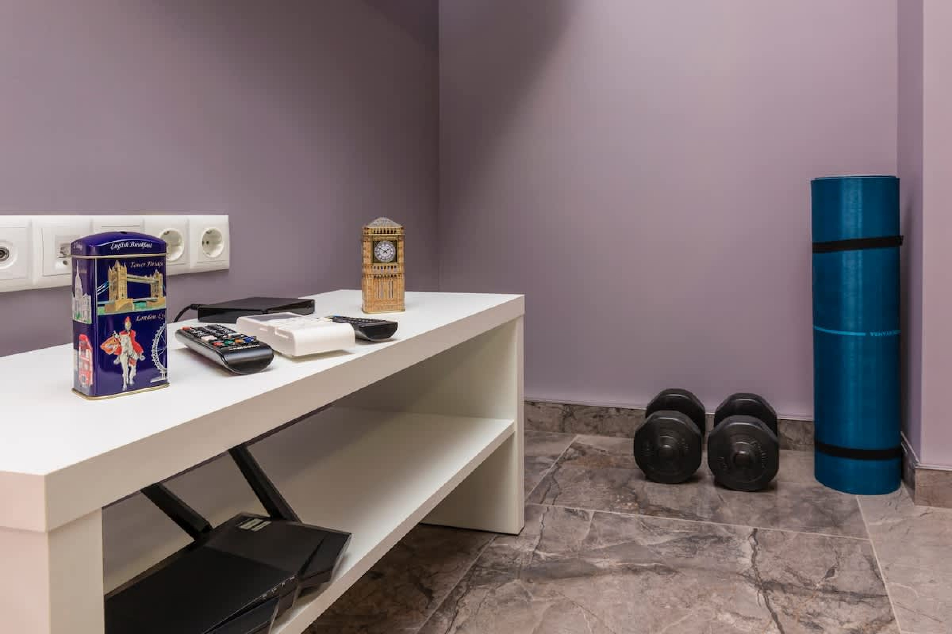 Scoutaround White Logo