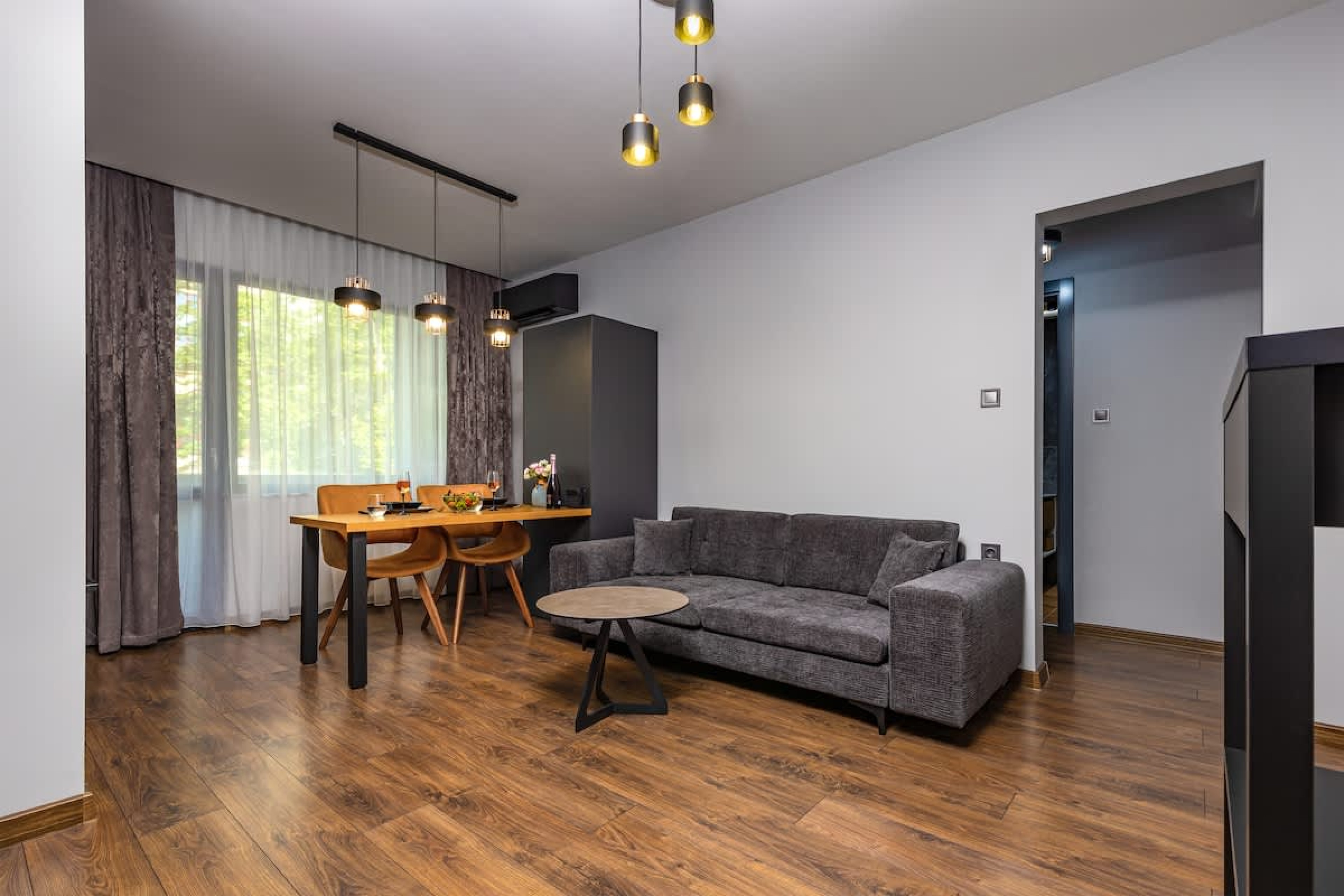 Scoutaround White Logo