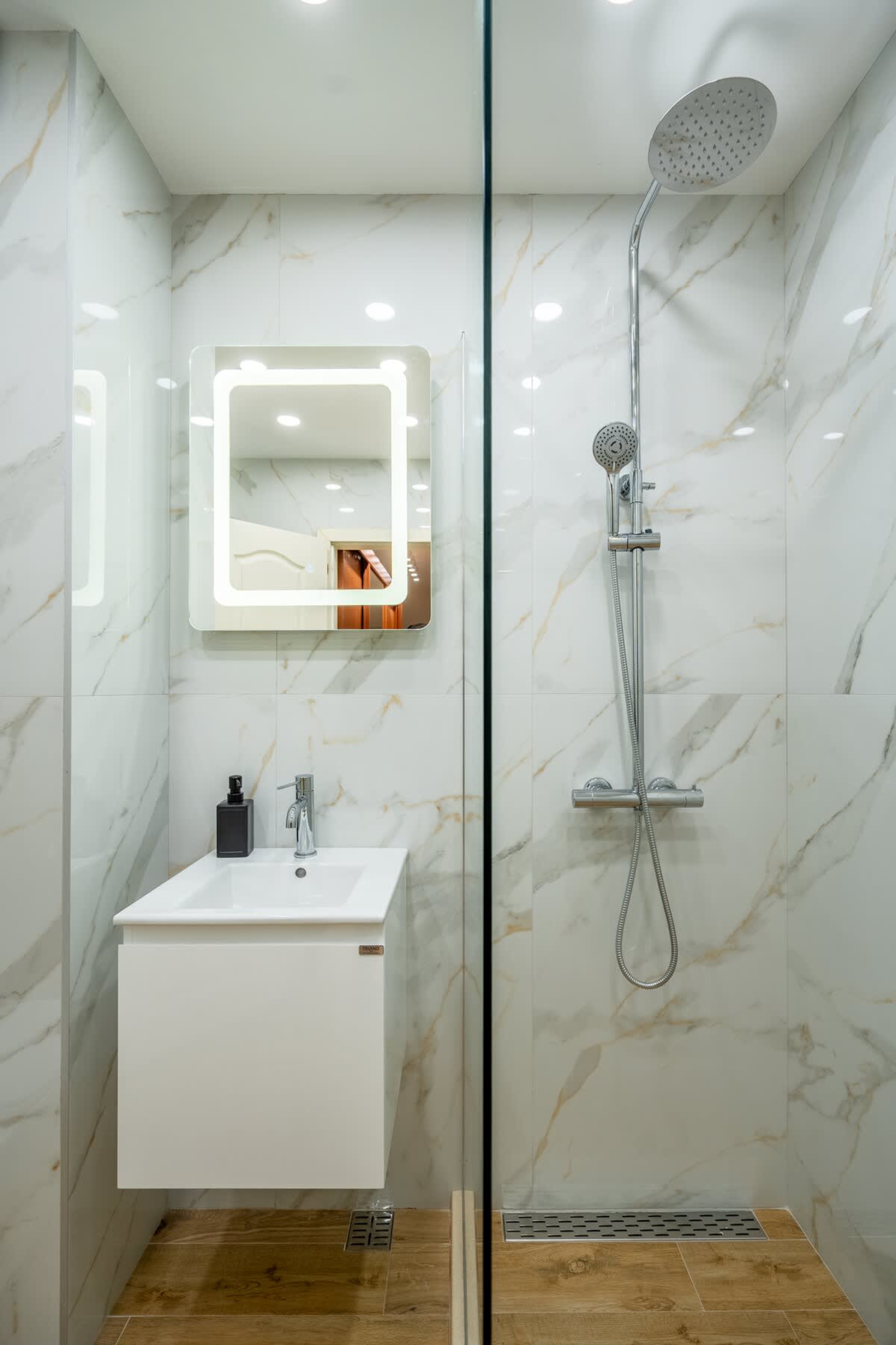 Scoutaround White Logo