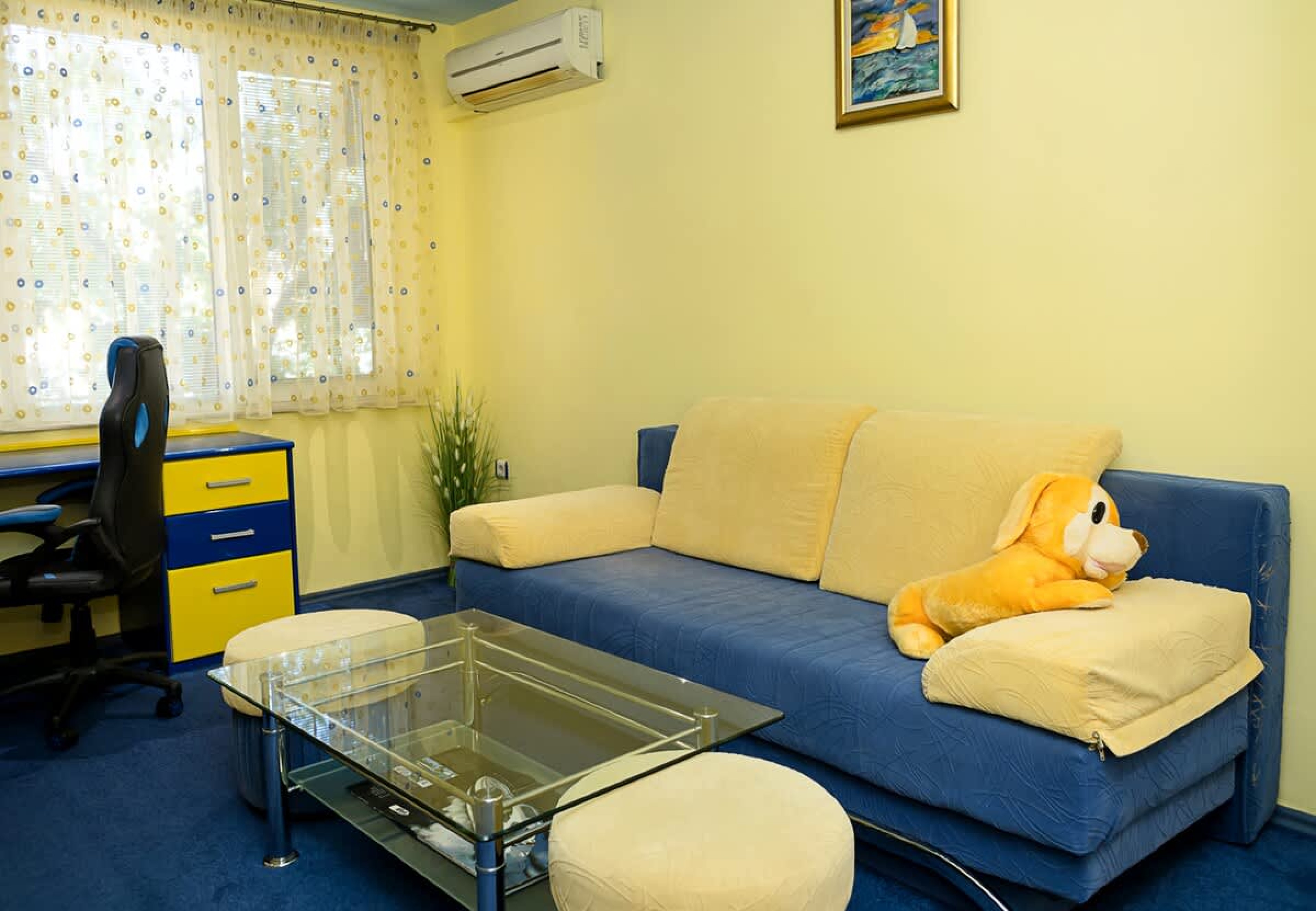 Bright &amp; Spacious 2-Bedroom Flat in Central Varna - Photo 5