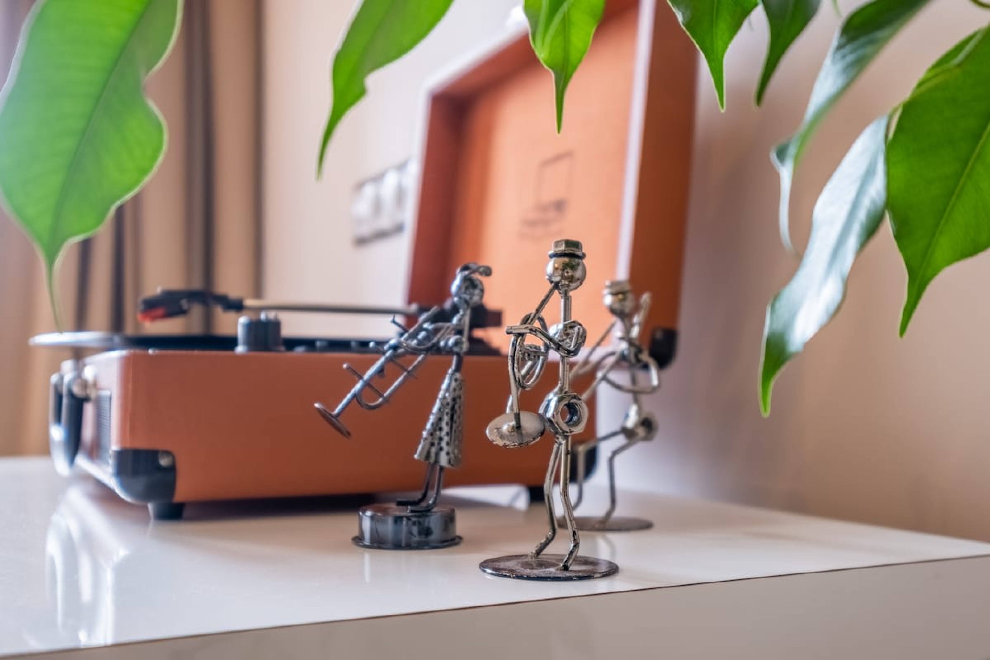 Scoutaround White Logo