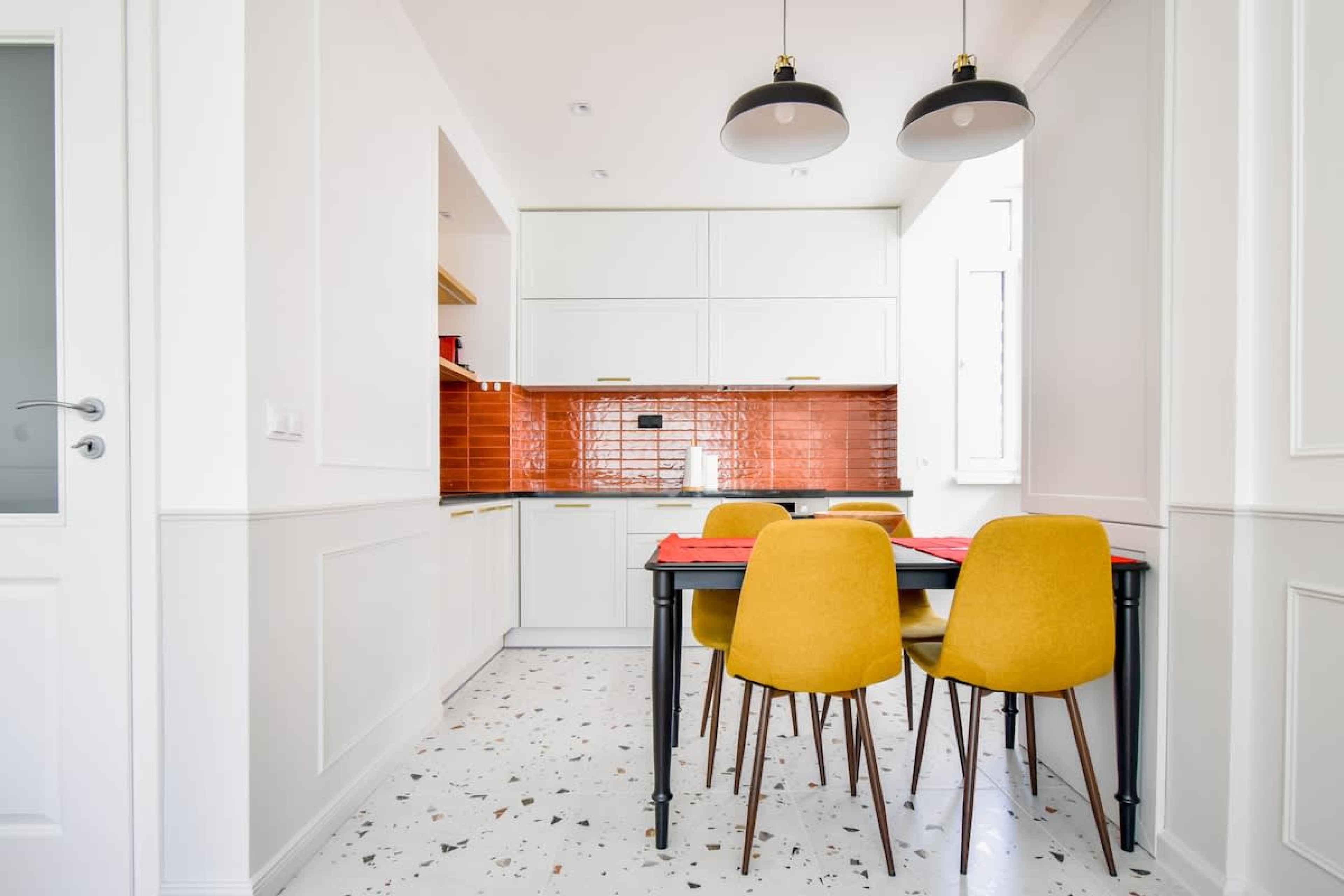 Stylish 2BD with Balcony &amp; Desk near Vitosha Blvd - Photo 8