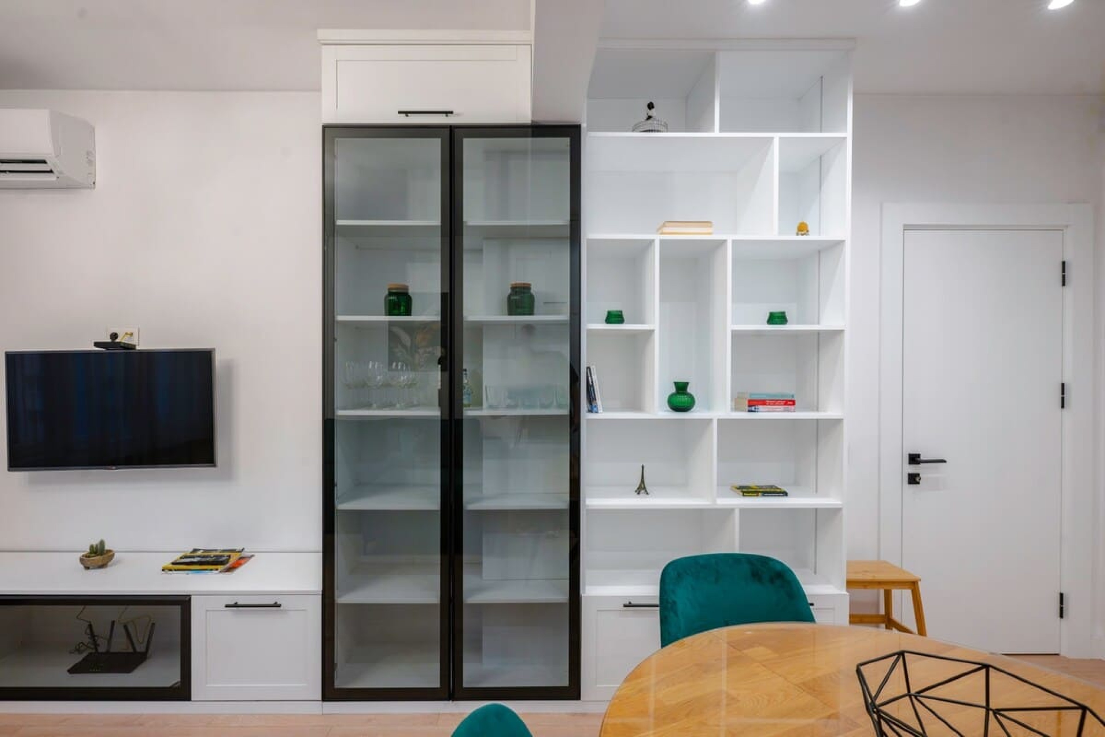 Sunny Stylish Apartment in Sofia - Photo 11