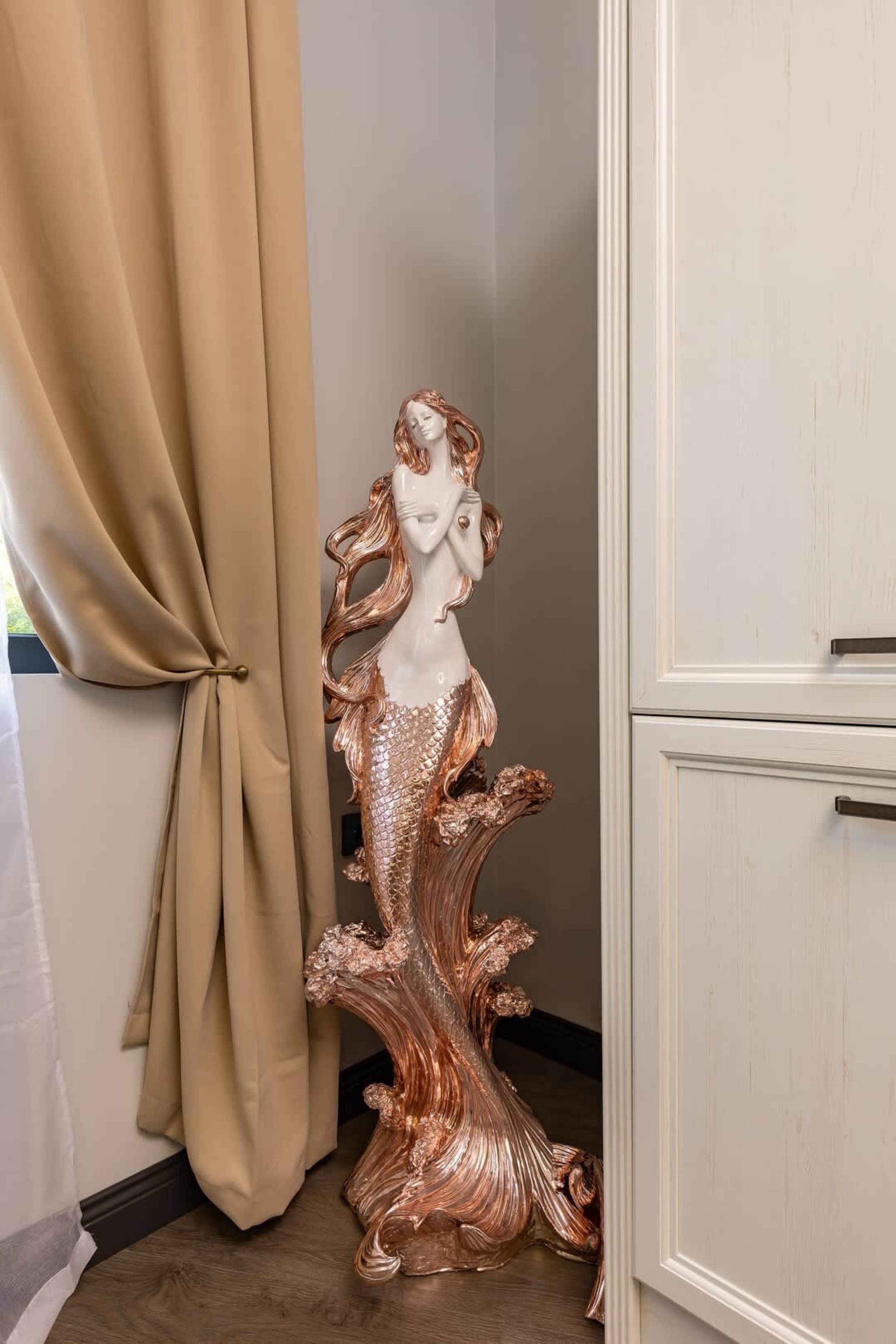 Scoutaround White Logo