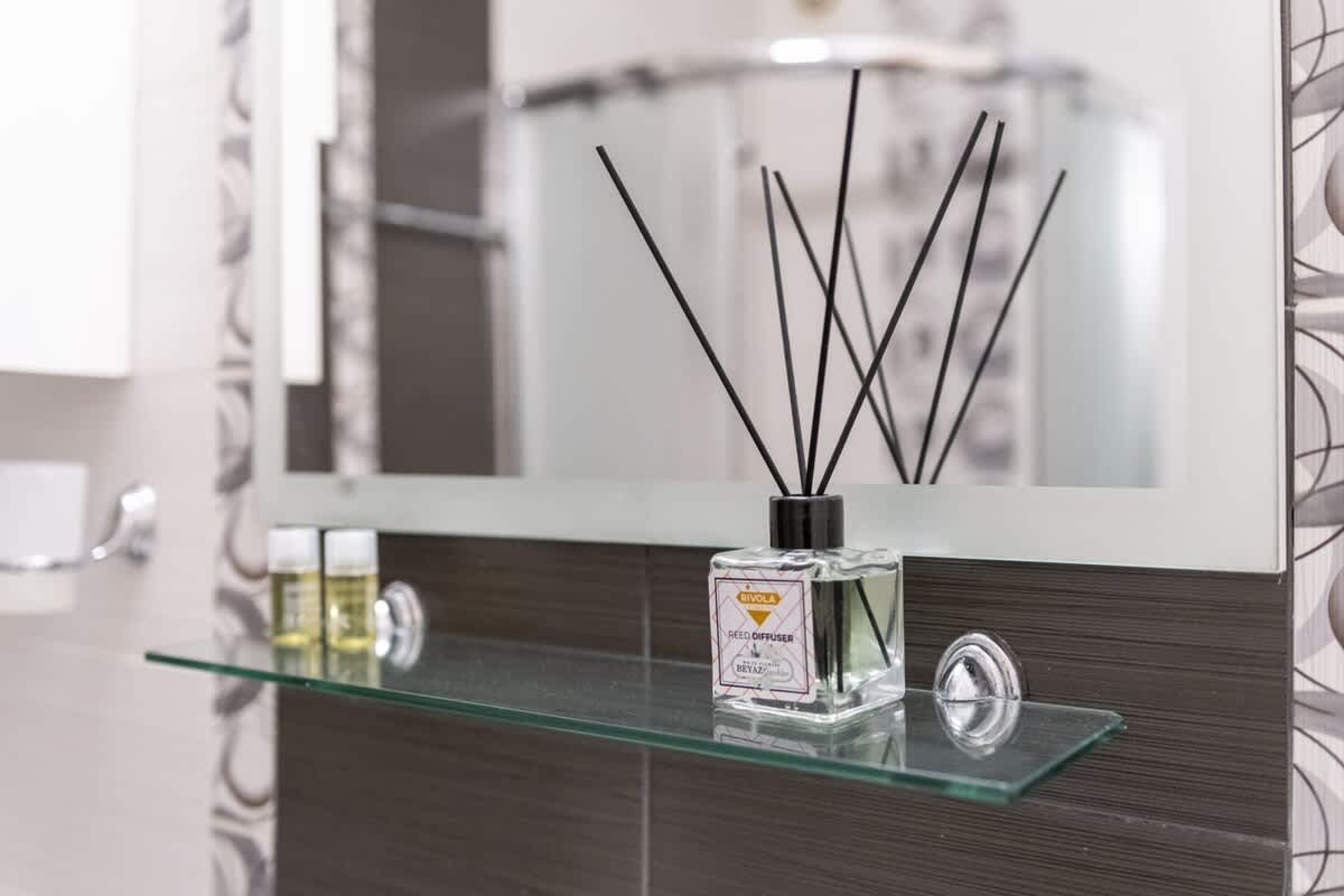 Scoutaround White Logo