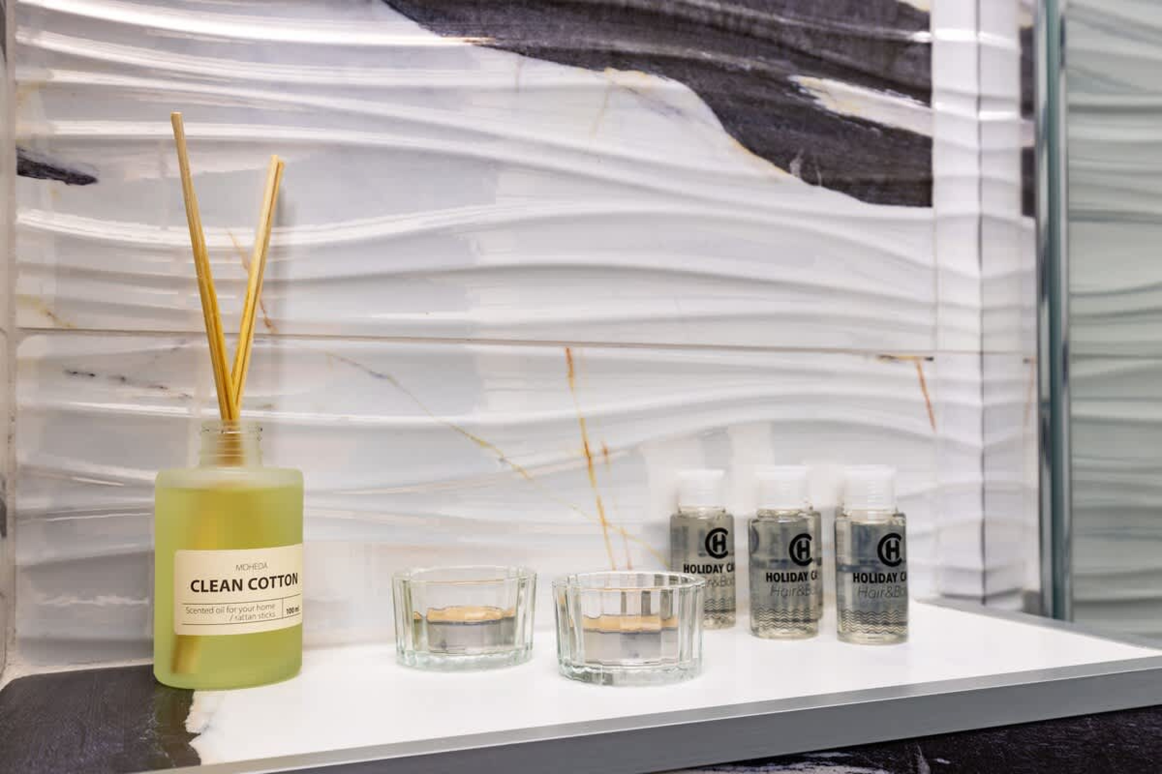 Scoutaround White Logo