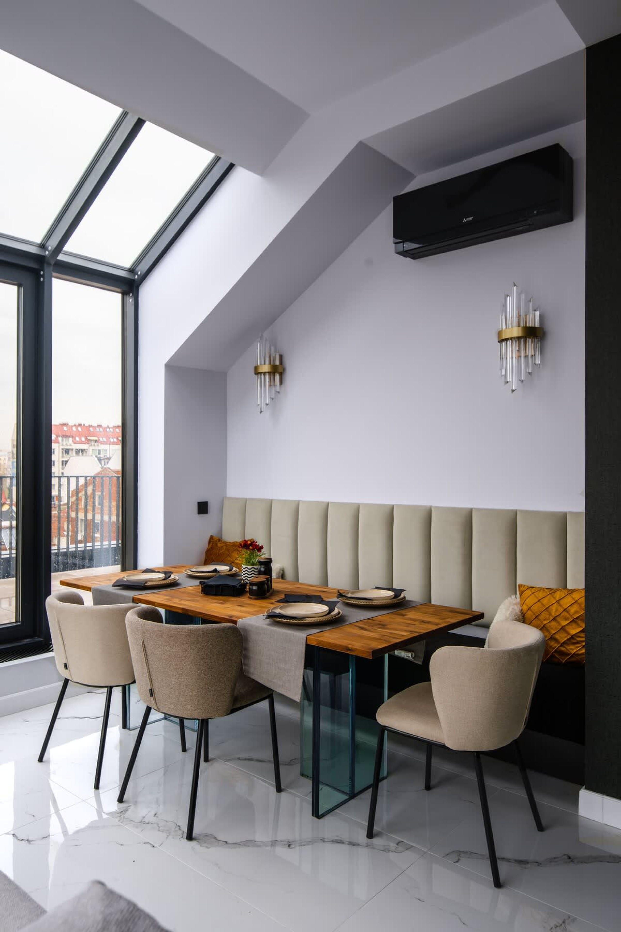 Scoutaround White Logo