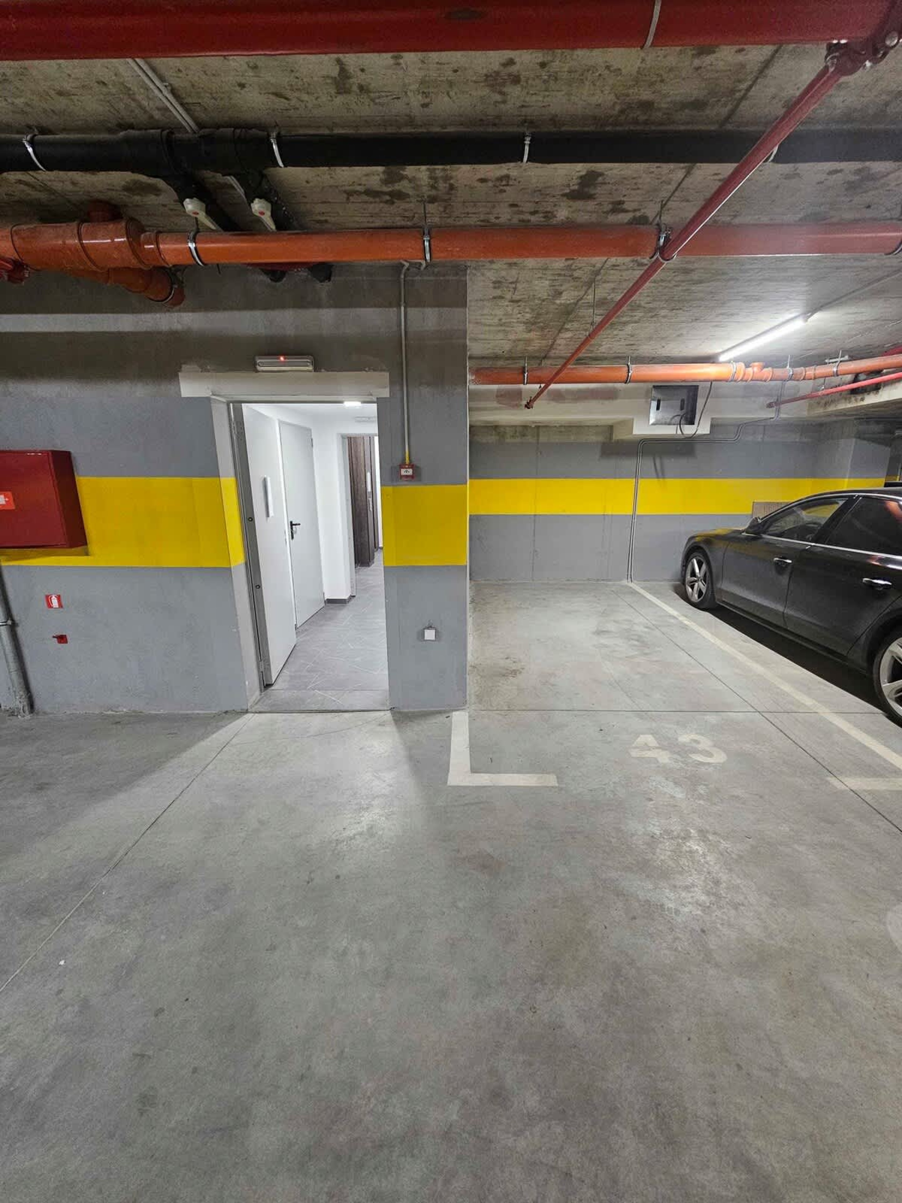 Scoutaround White Logo