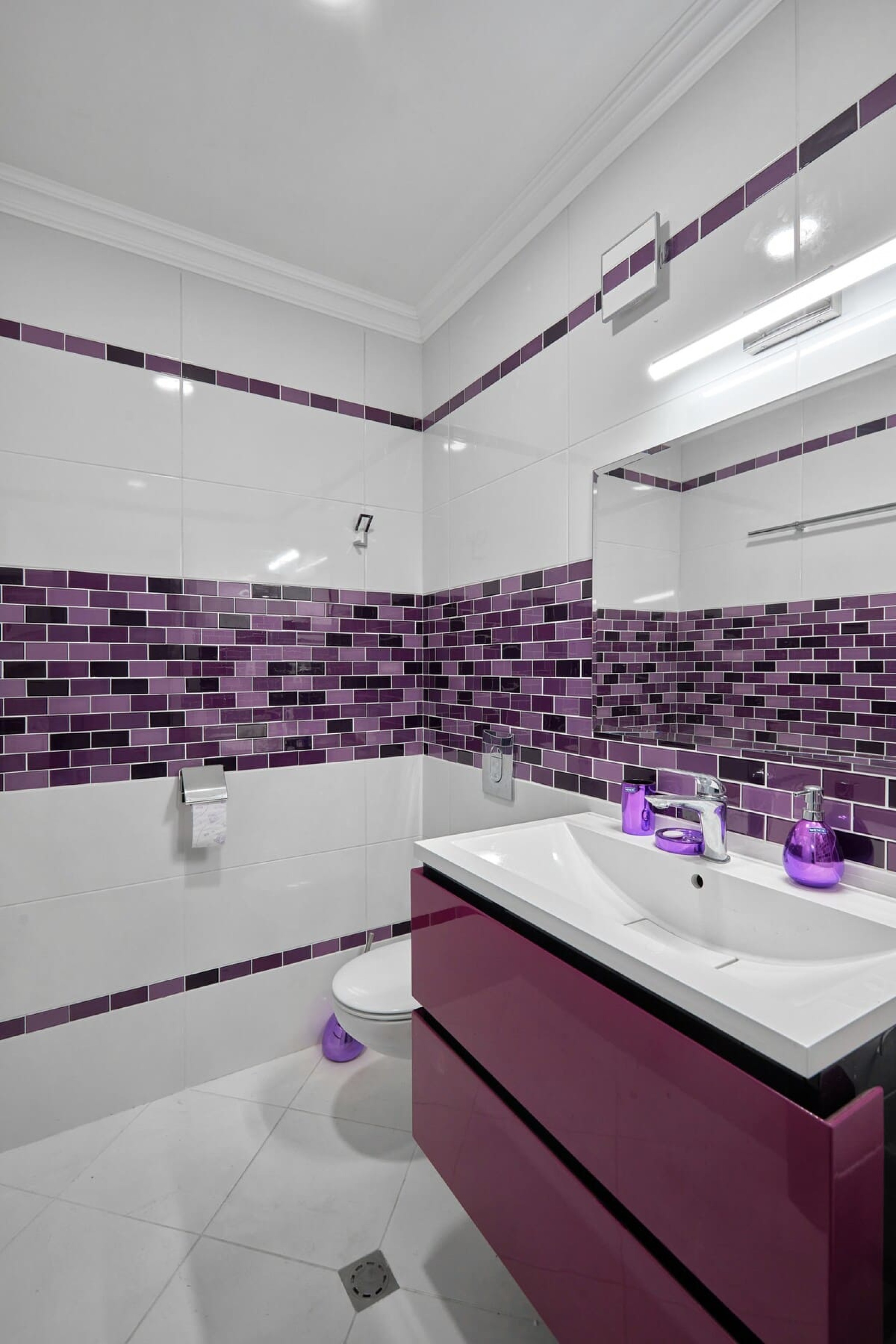 Scoutaround White Logo