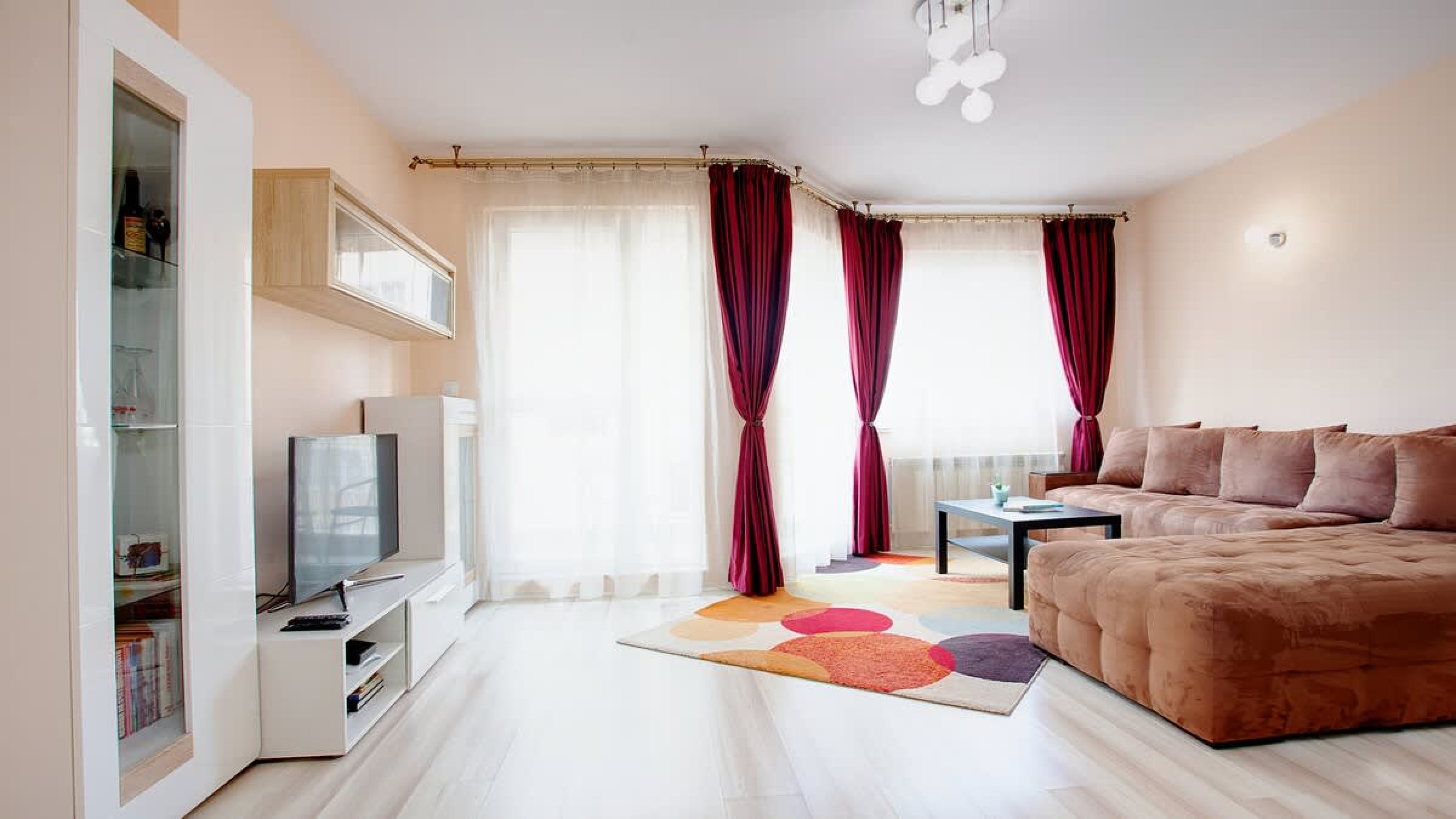 Scoutaround White Logo