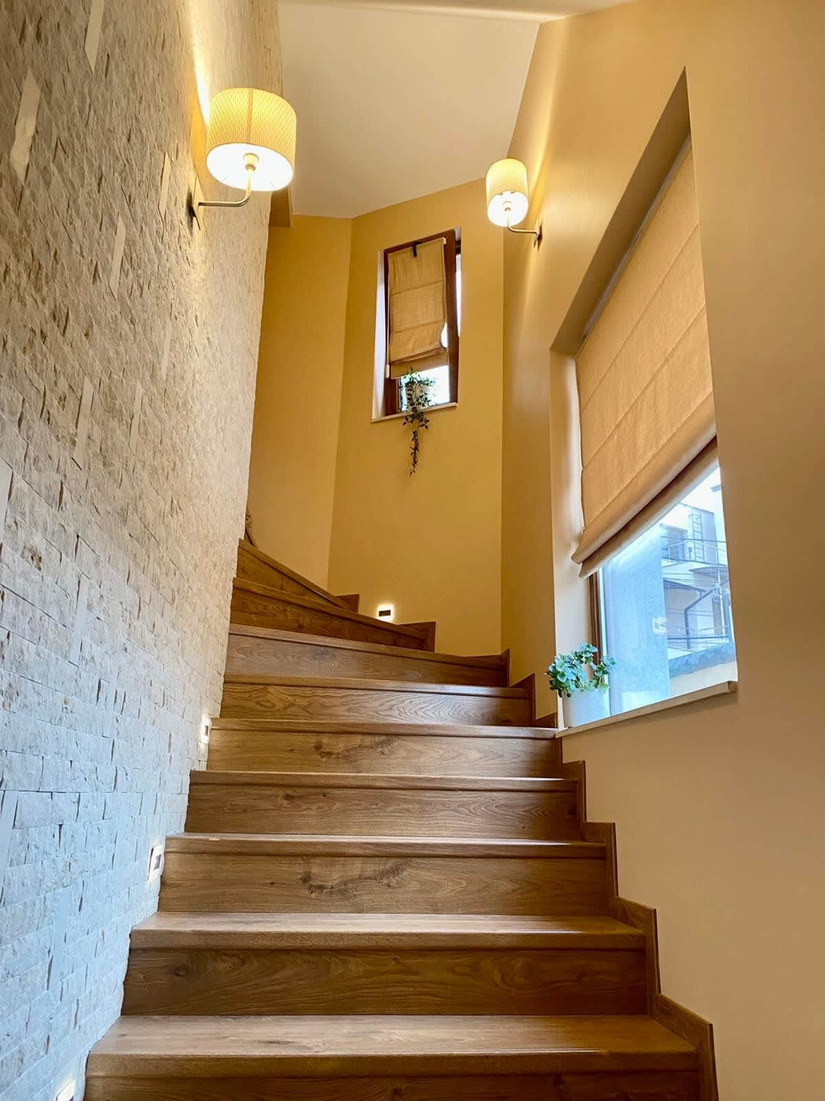 Scoutaround White Logo