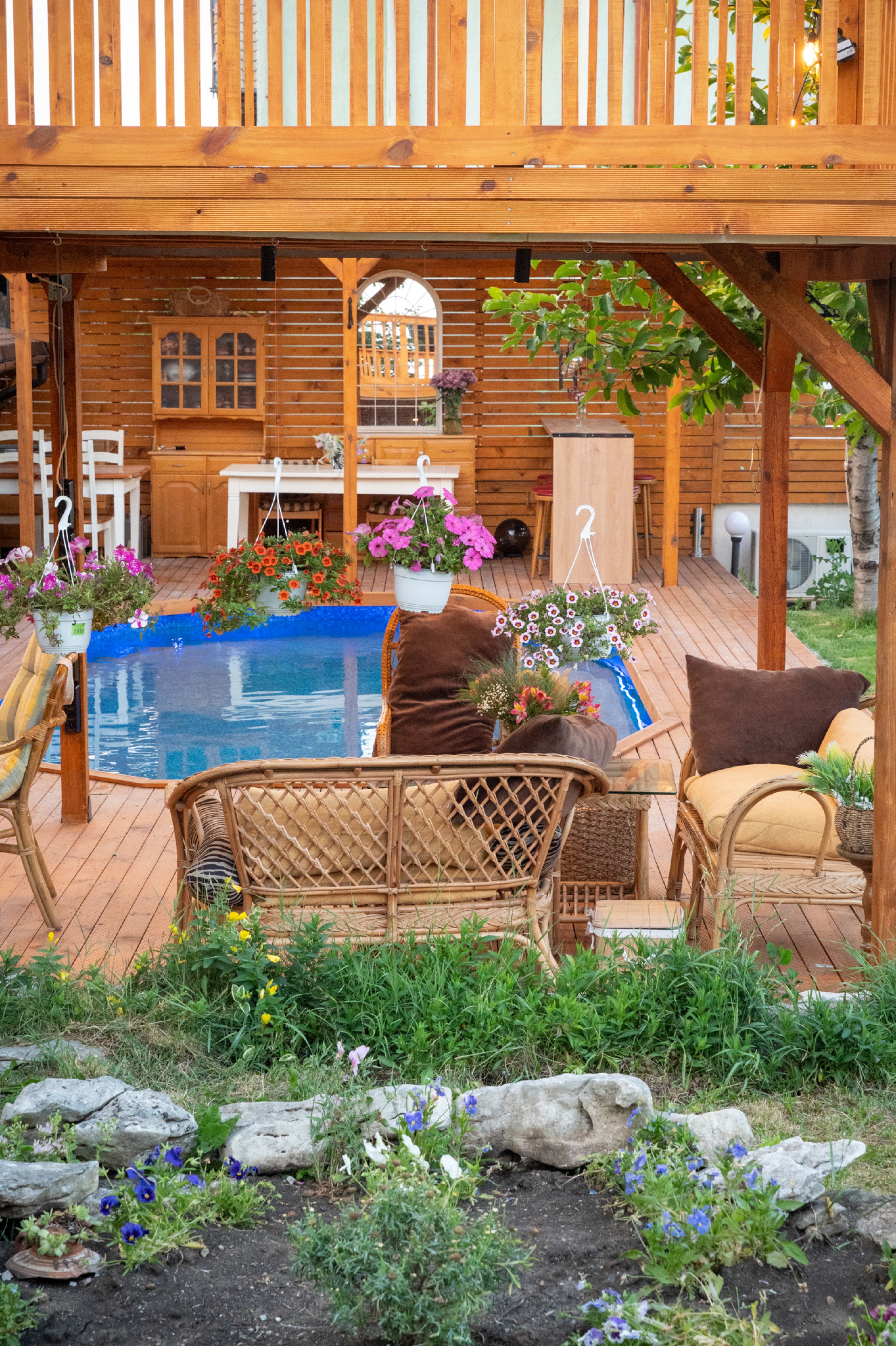 Scoutaround White Logo