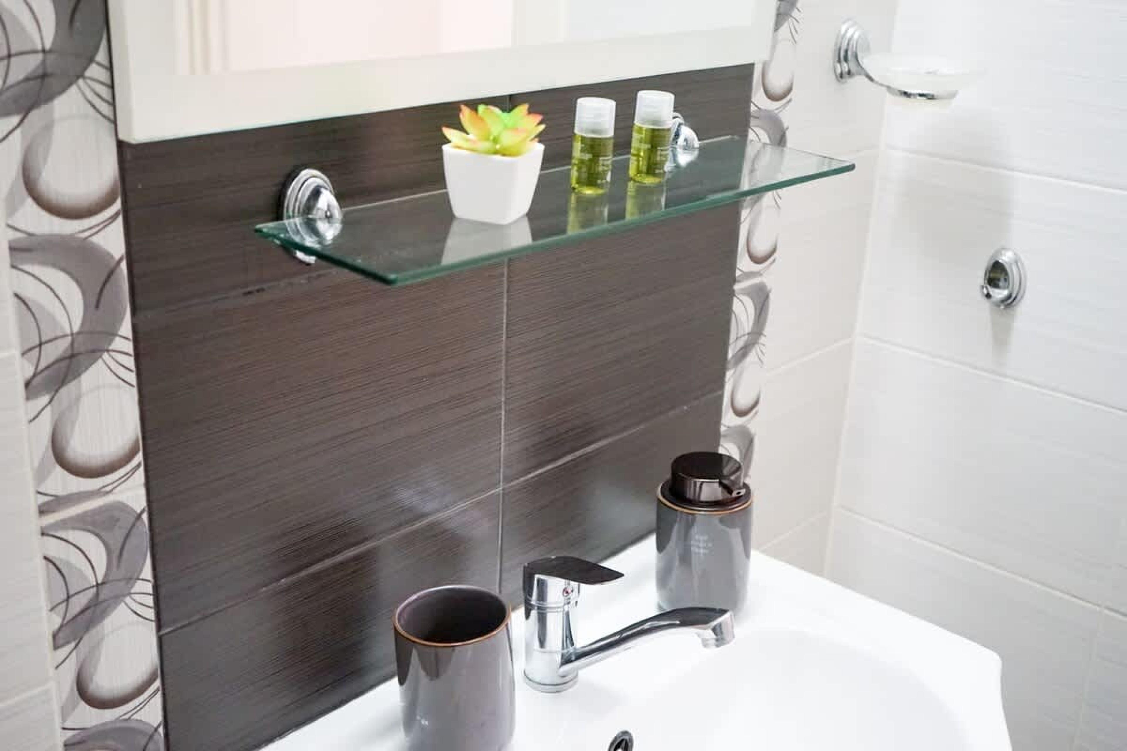 Scoutaround White Logo