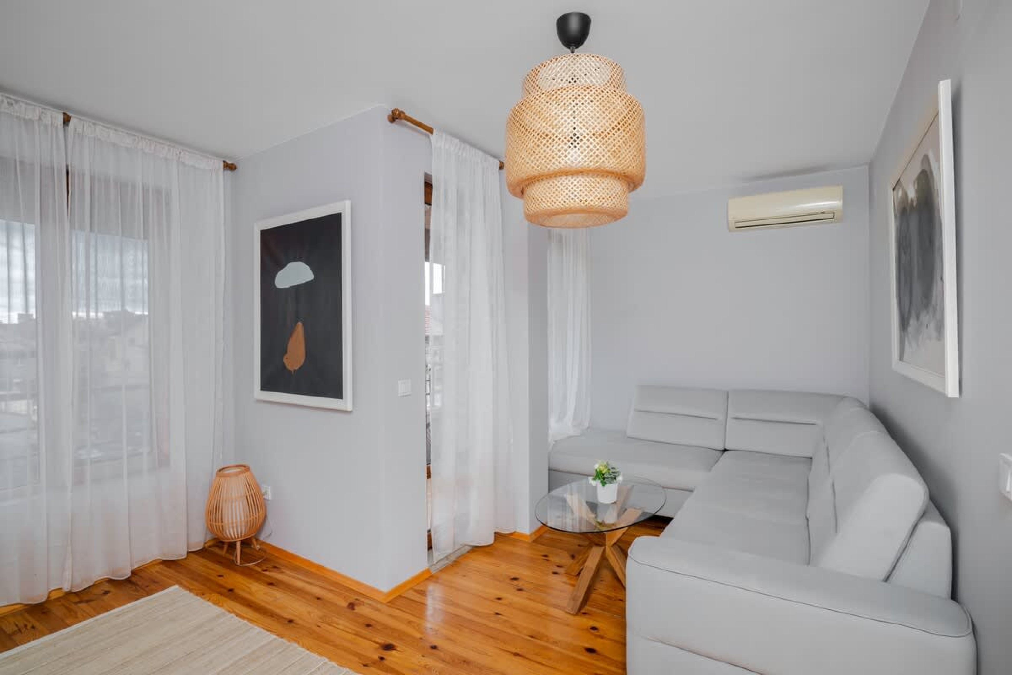 Scoutaround White Logo