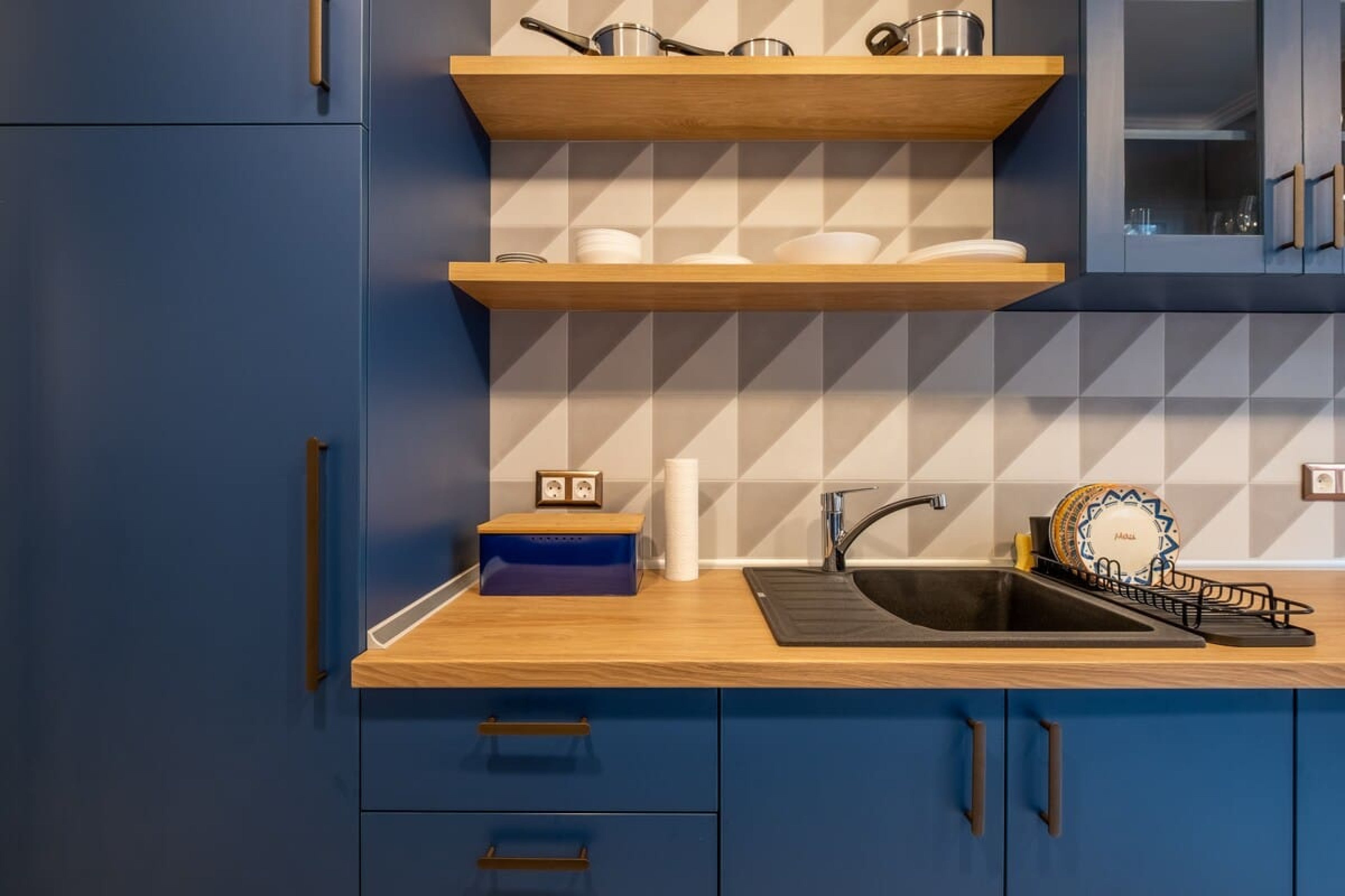 Scoutaround White Logo