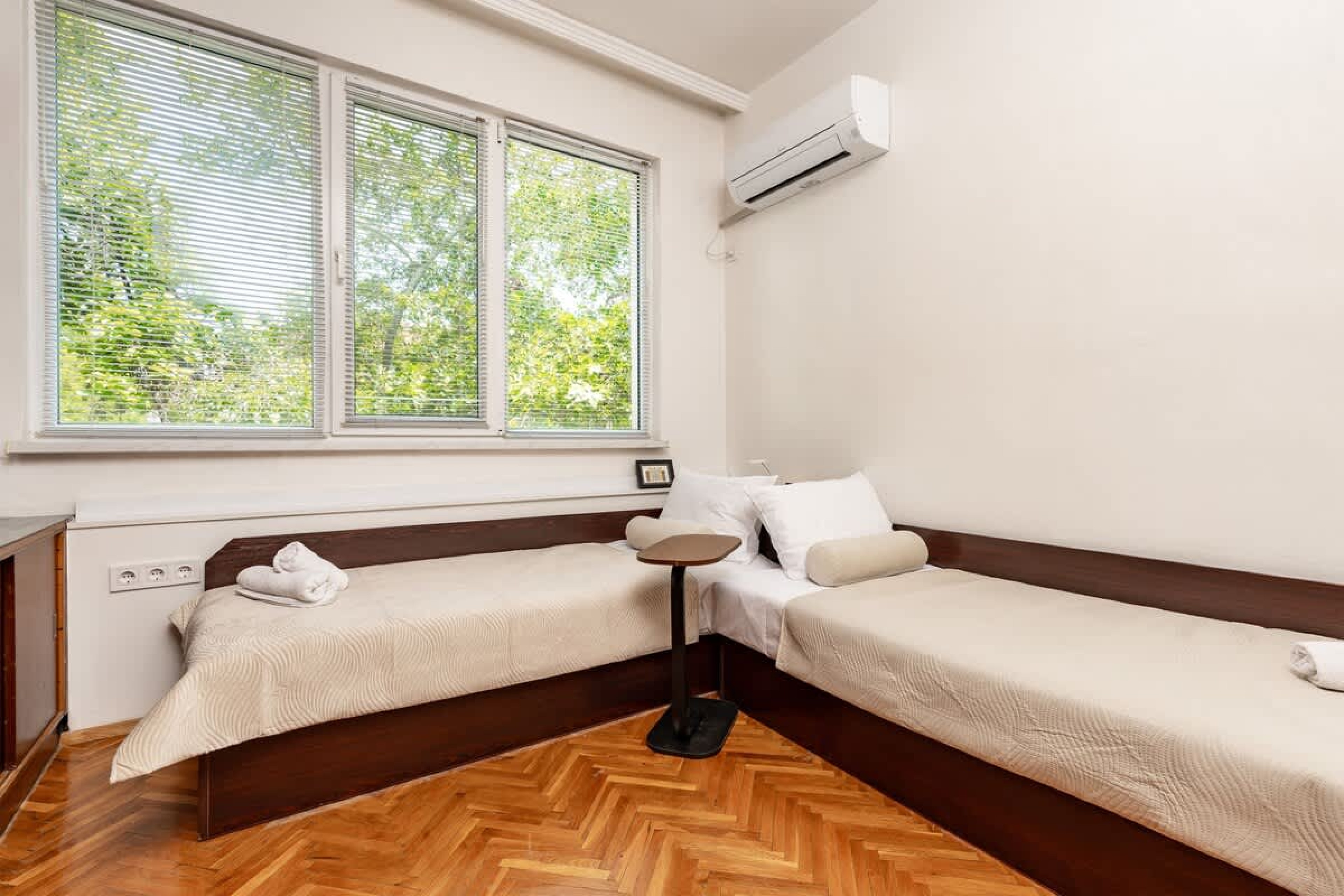 Scoutaround White Logo