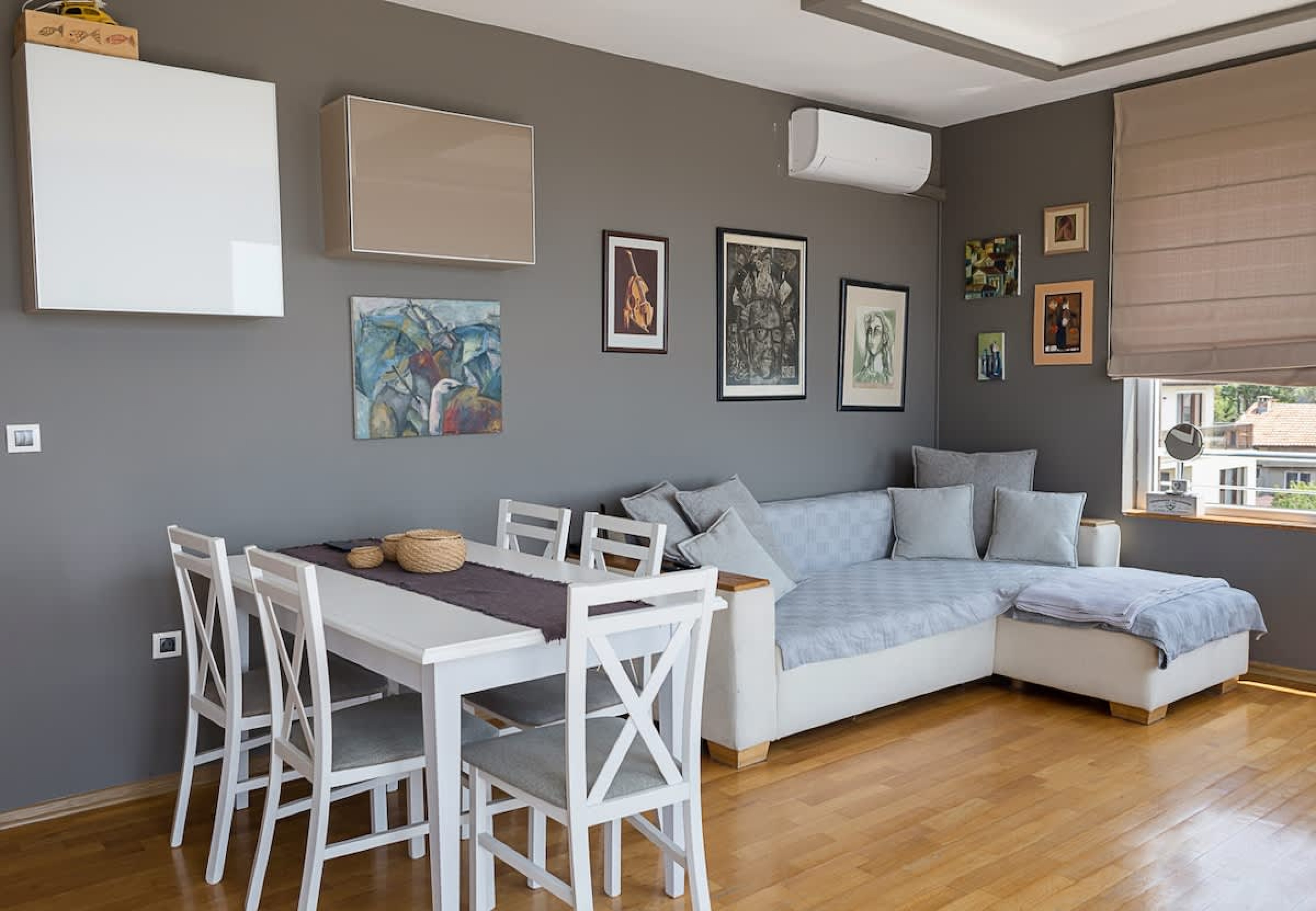 Scoutaround White Logo