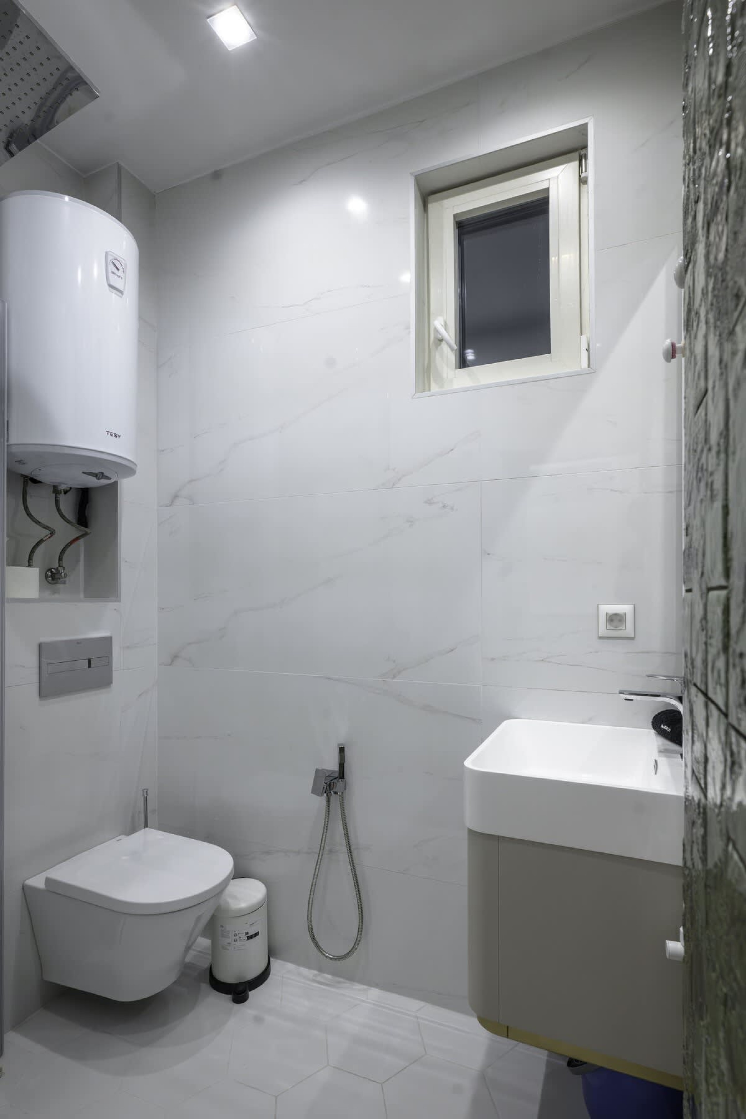 Sunny Stylish Apartment in Sofia - Photo 6