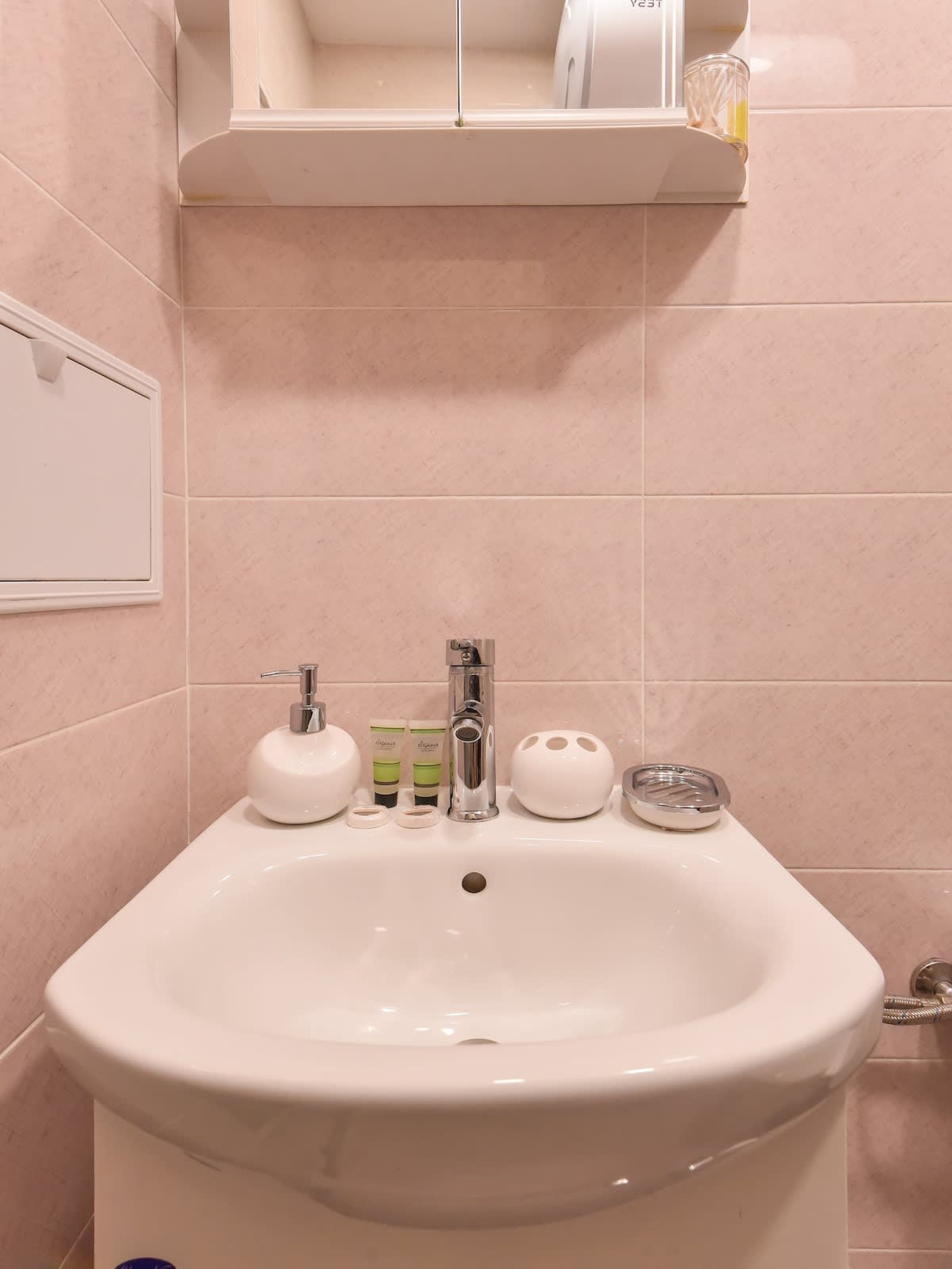 Scoutaround White Logo