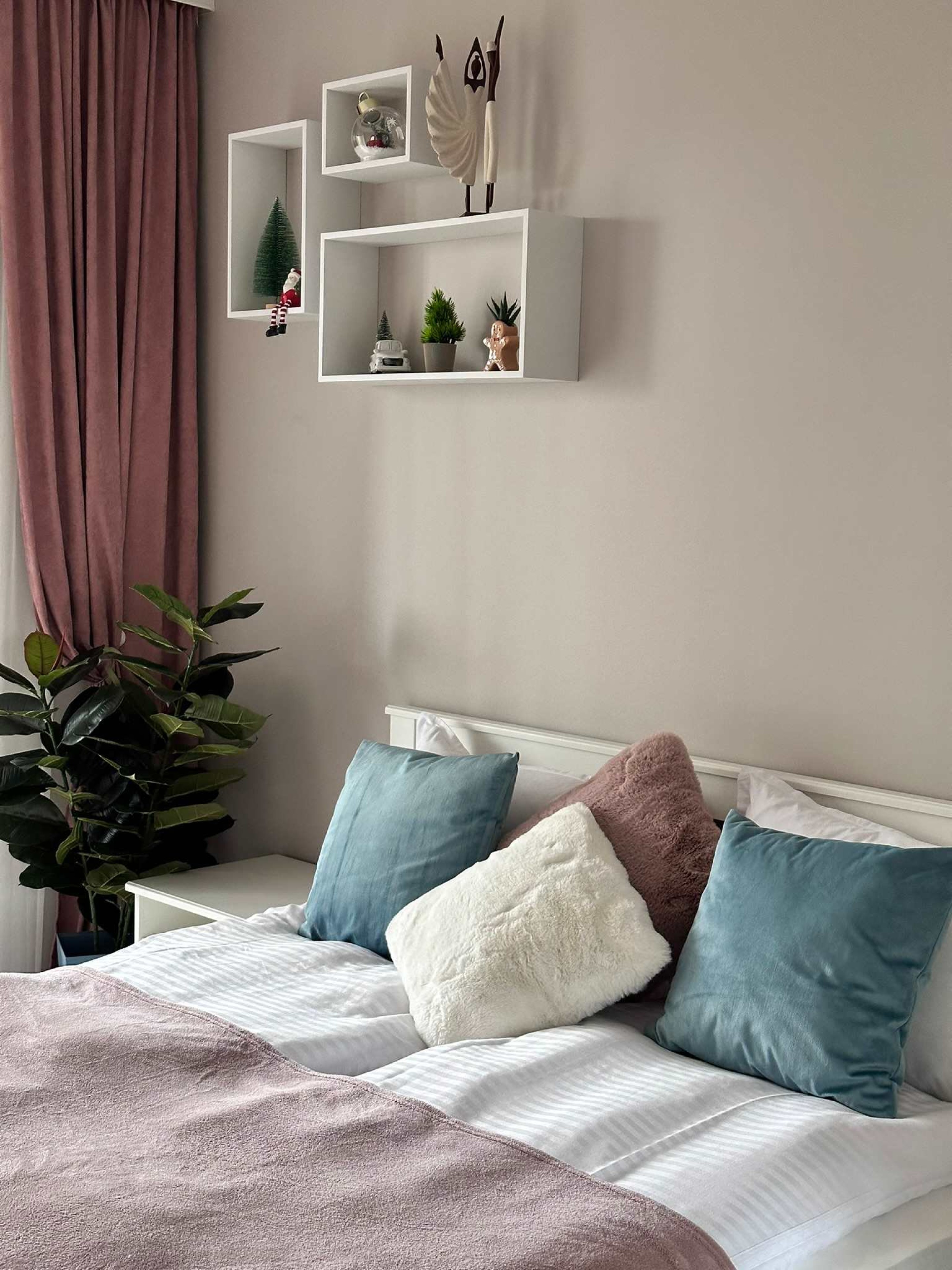 Scoutaround White Logo