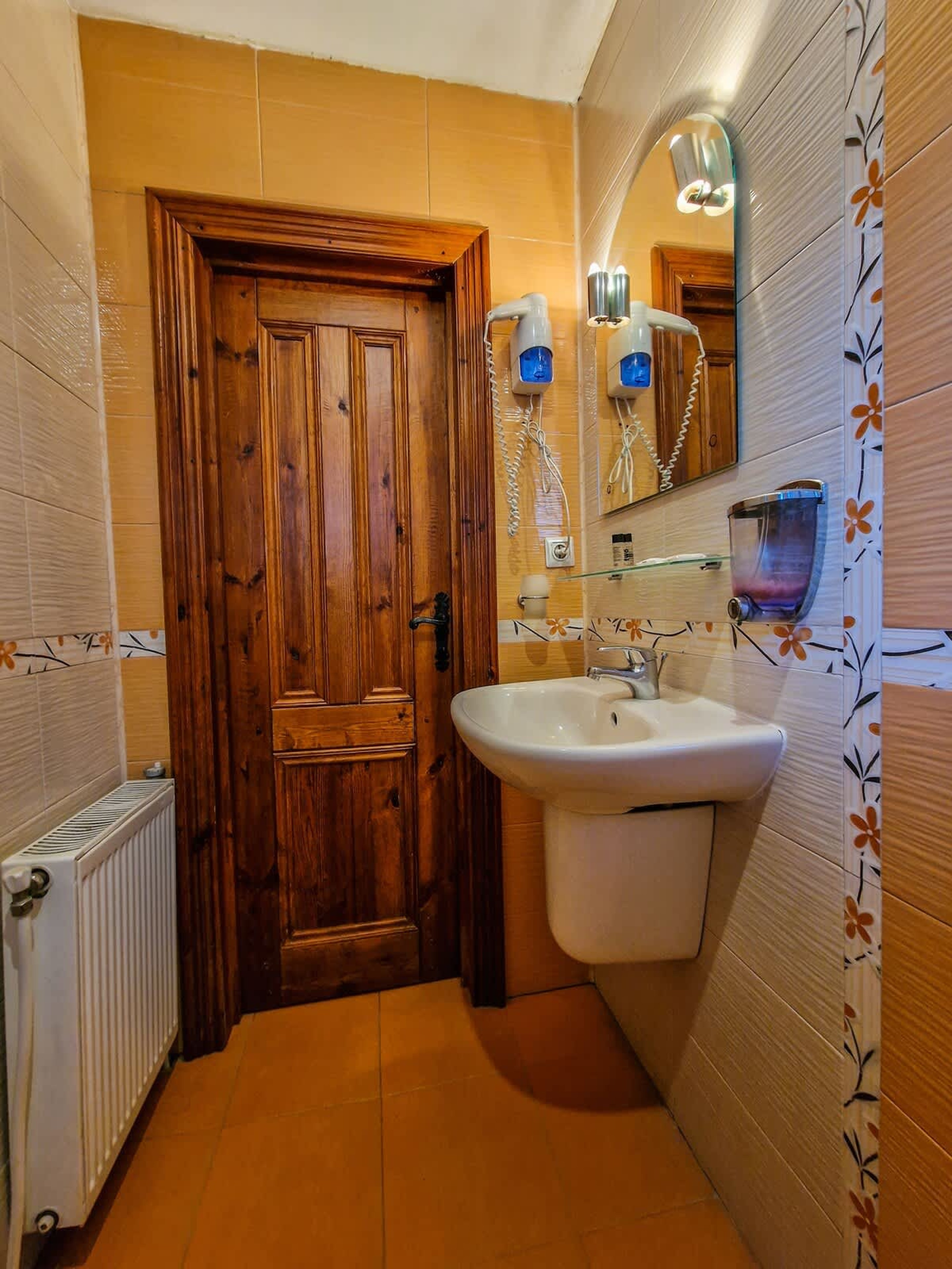 Scoutaround White Logo