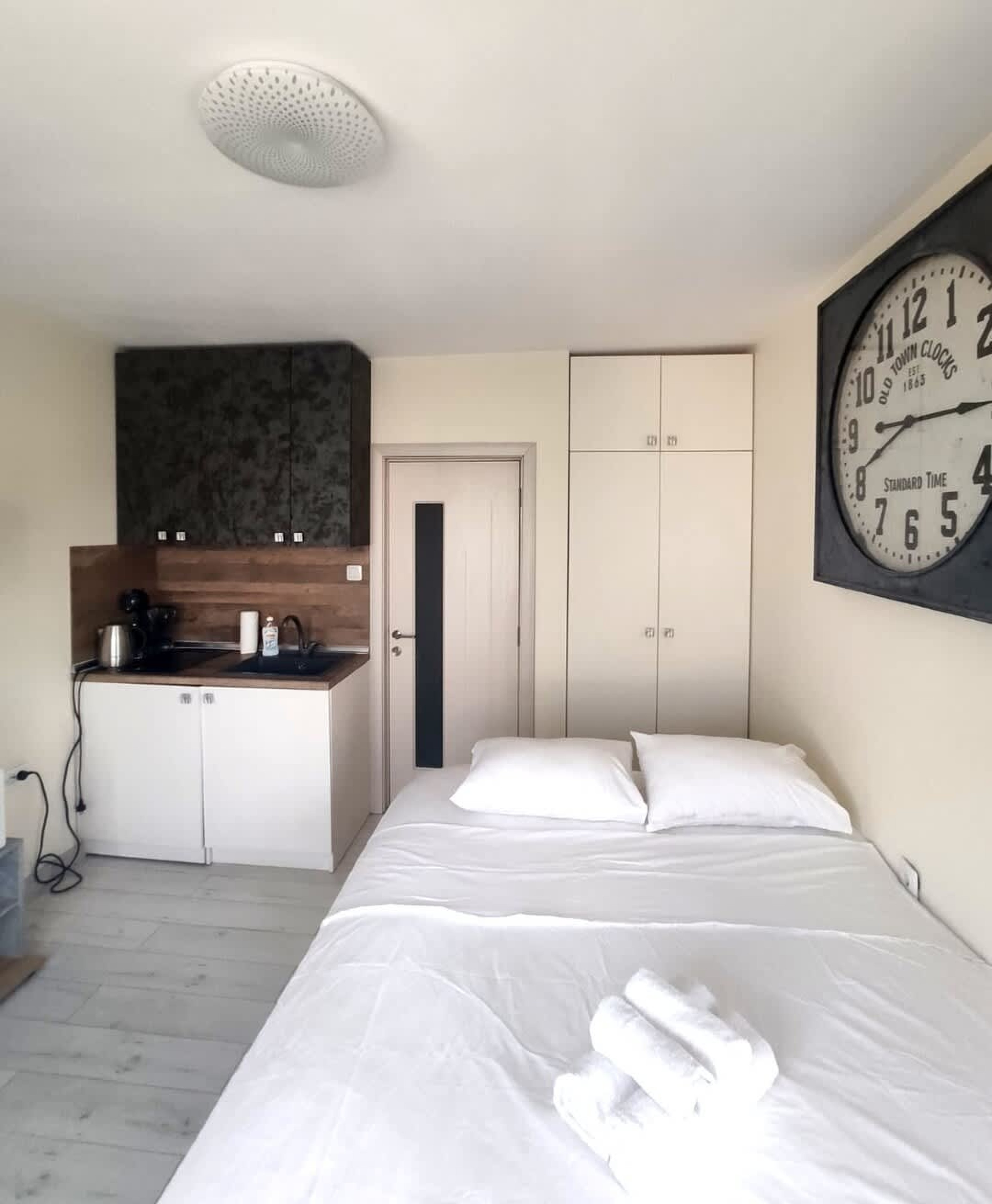 Scoutaround White Logo