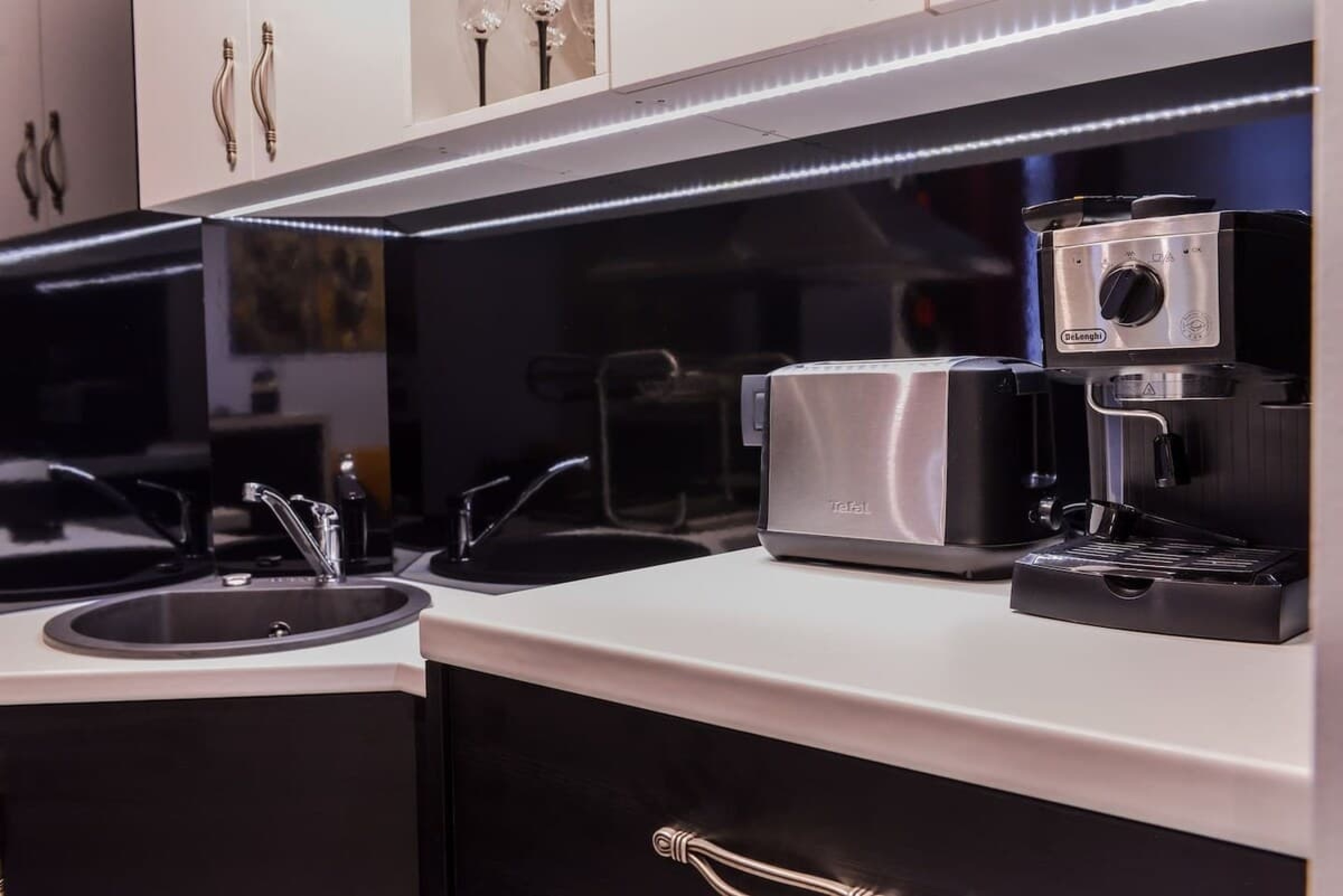 Scoutaround White Logo