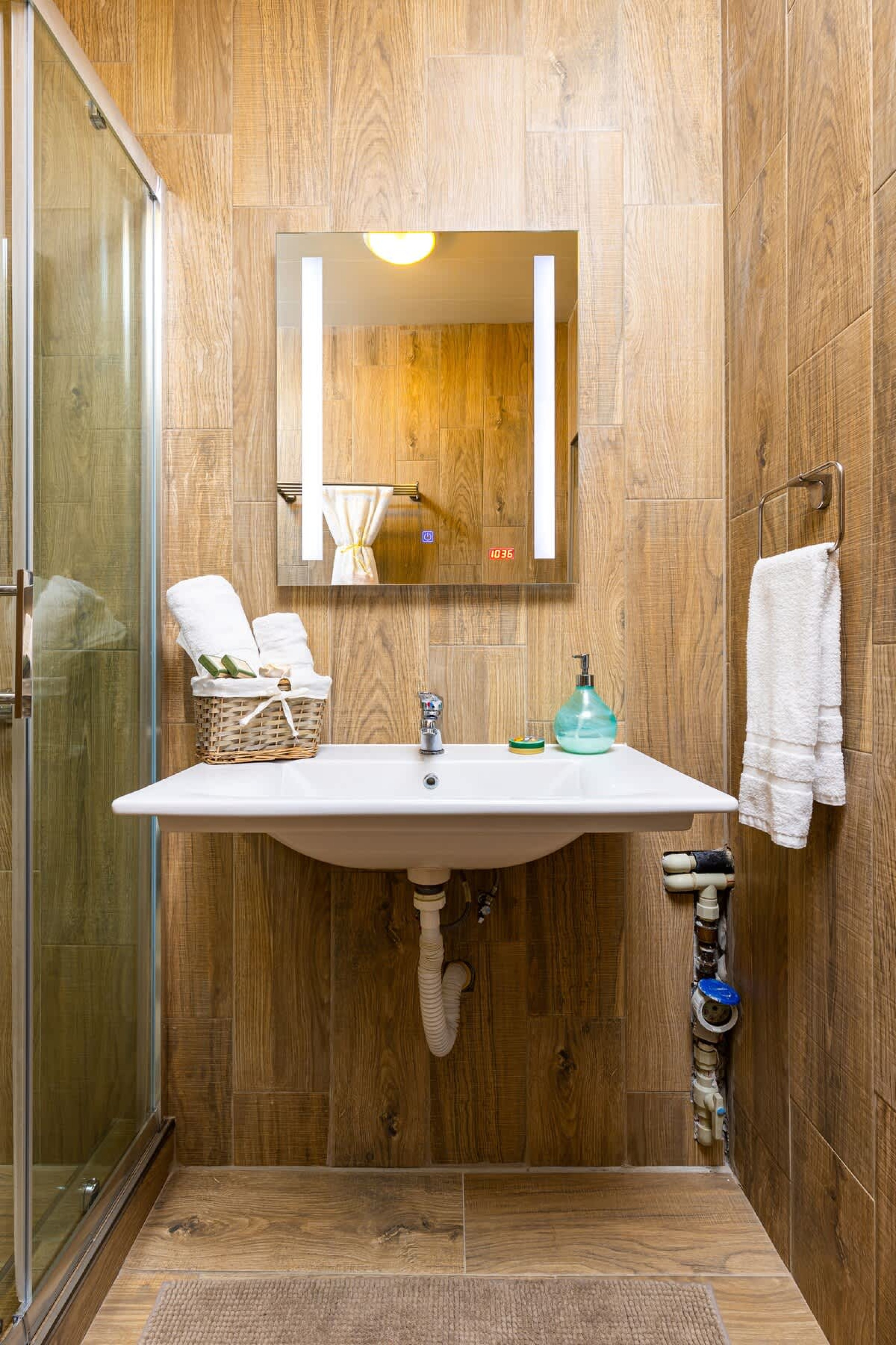 Scoutaround White Logo