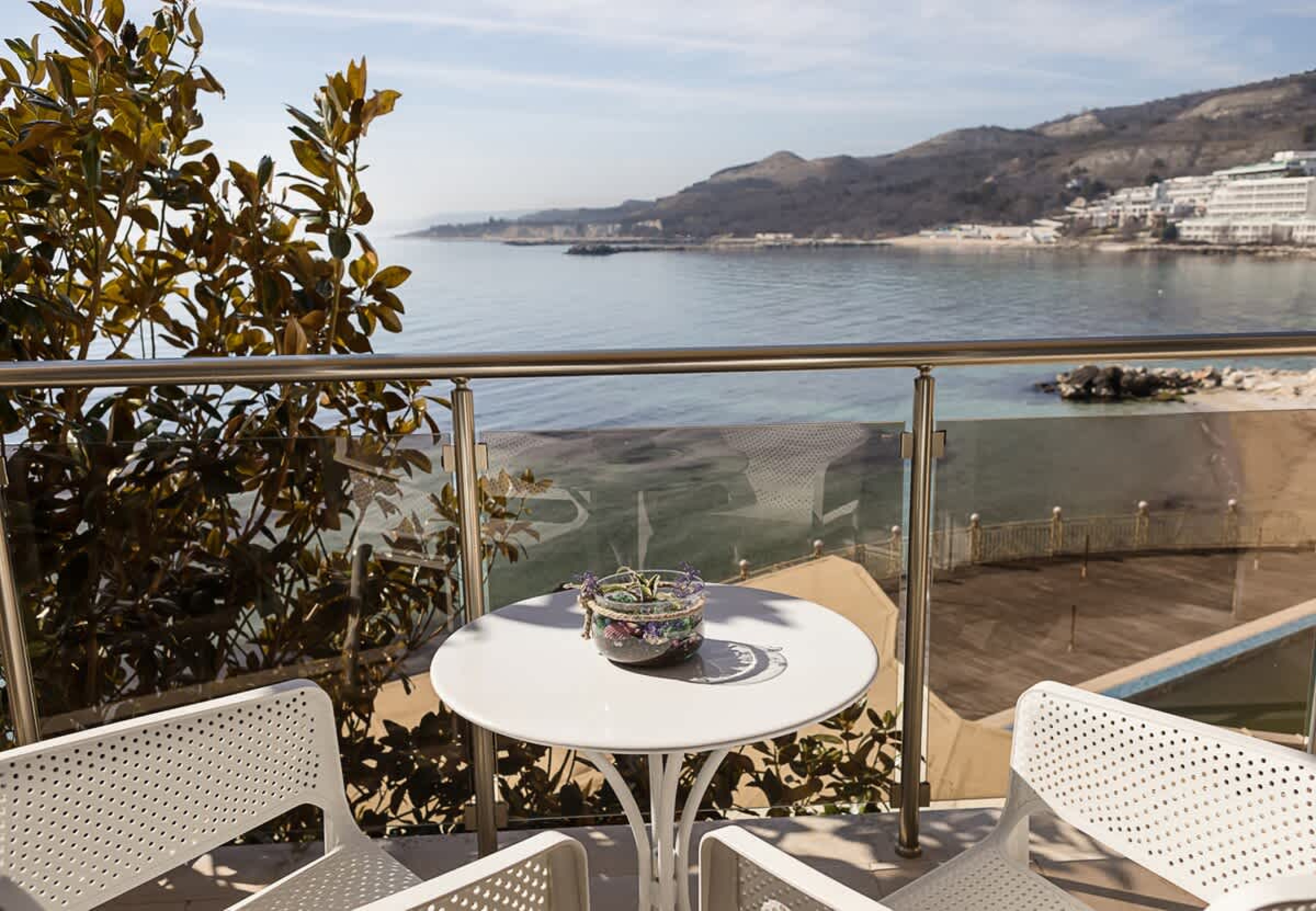 Seaside Bliss: Elegant 1BD with Stunning View - Cover Photo