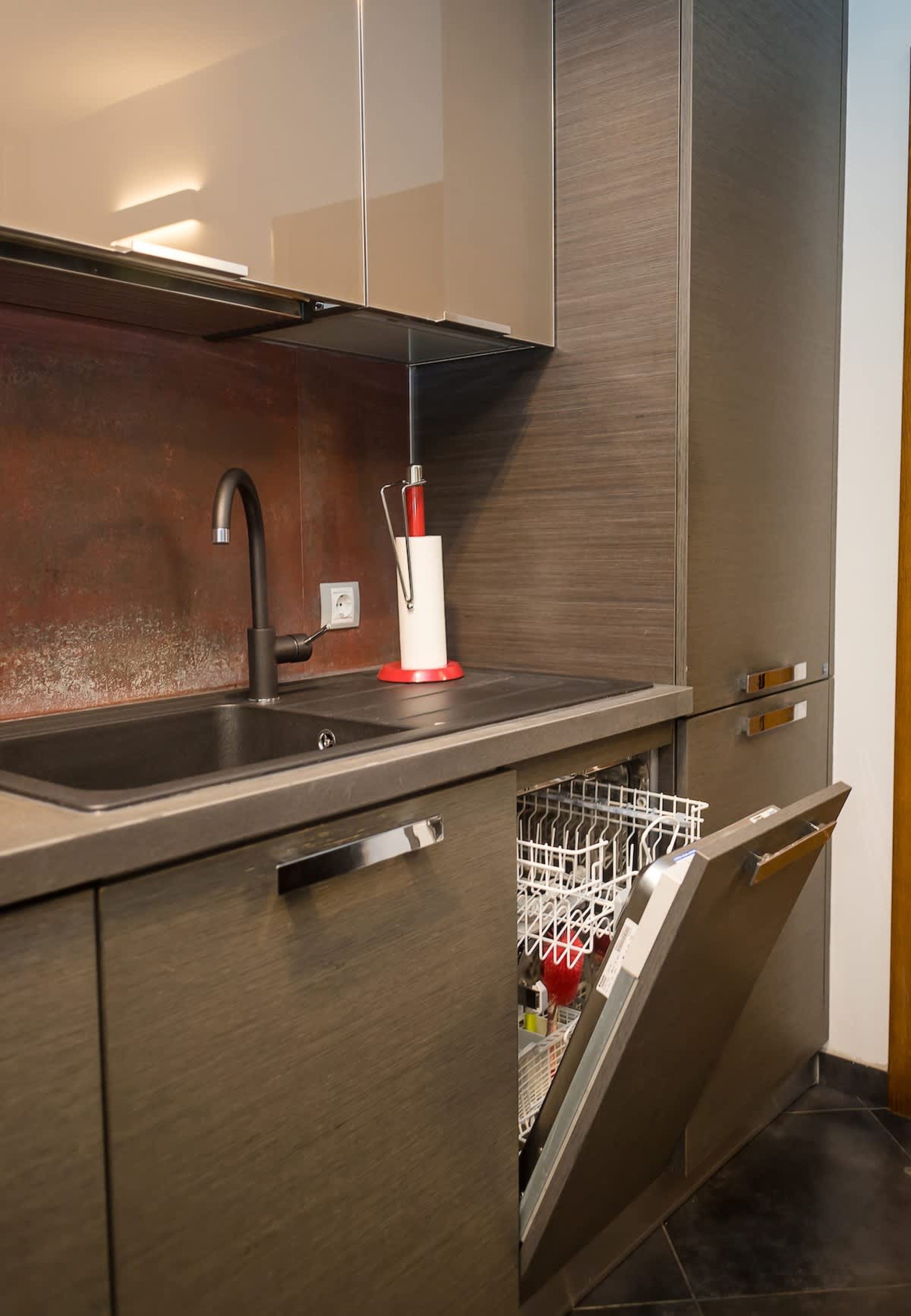 Scoutaround White Logo