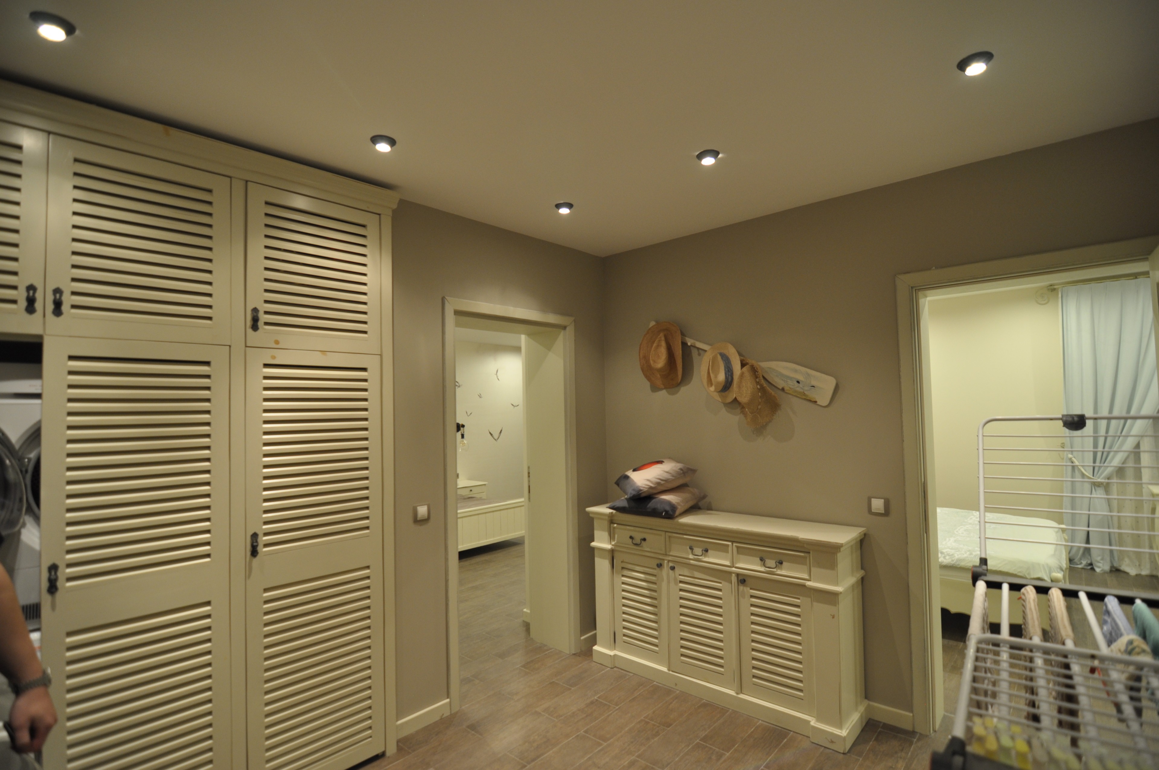 Scoutaround White Logo