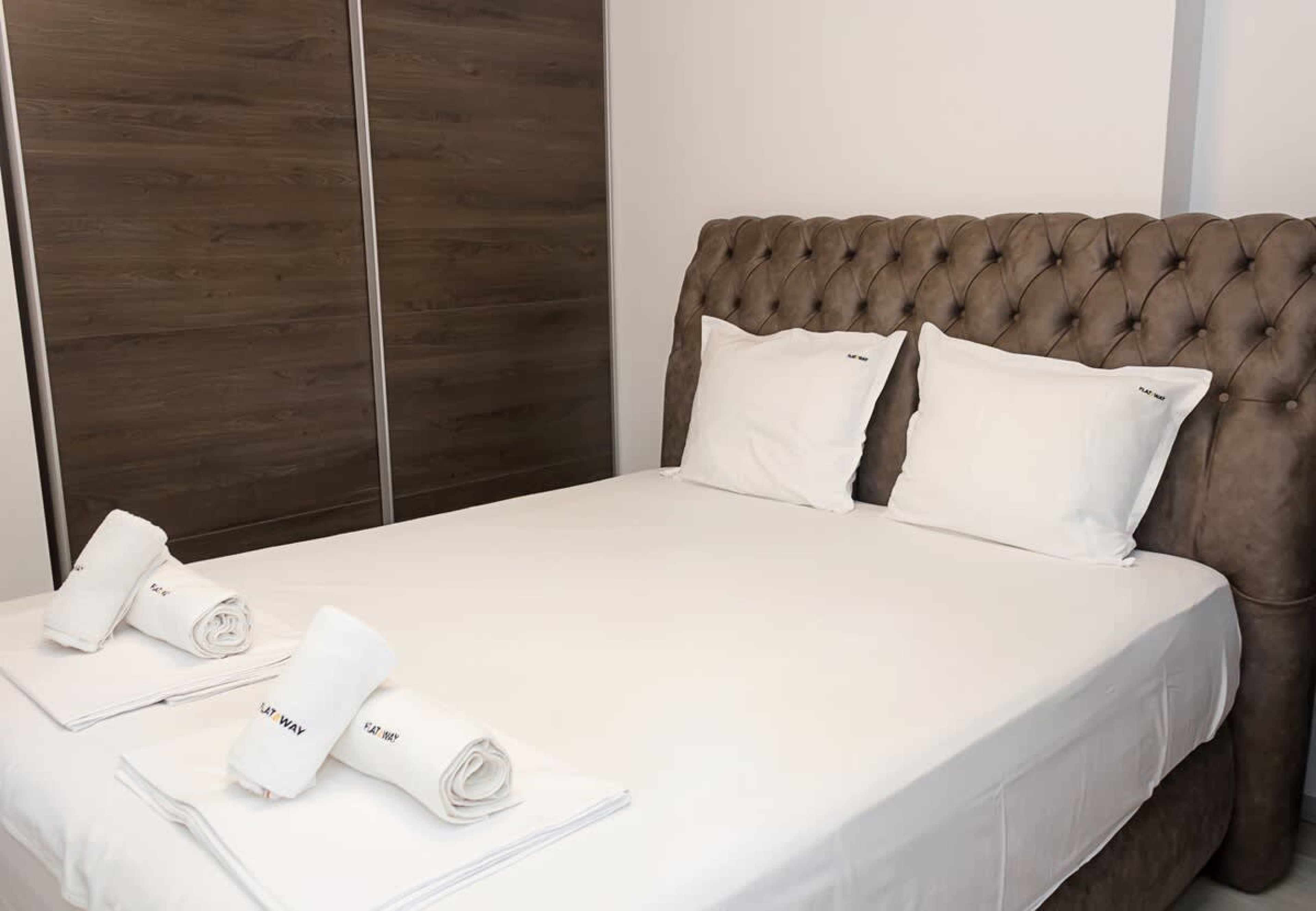 Scoutaround White Logo