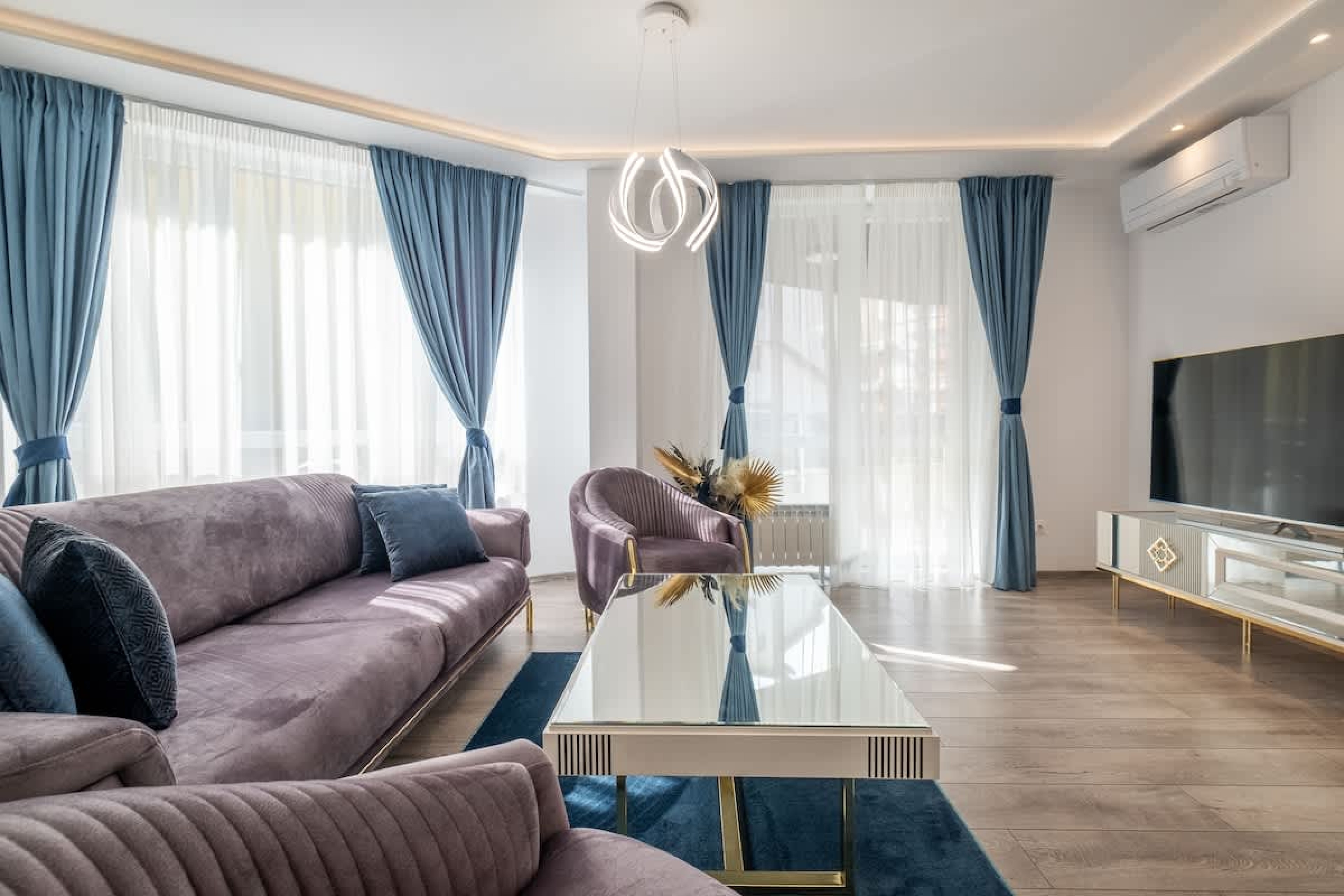 Scoutaround White Logo