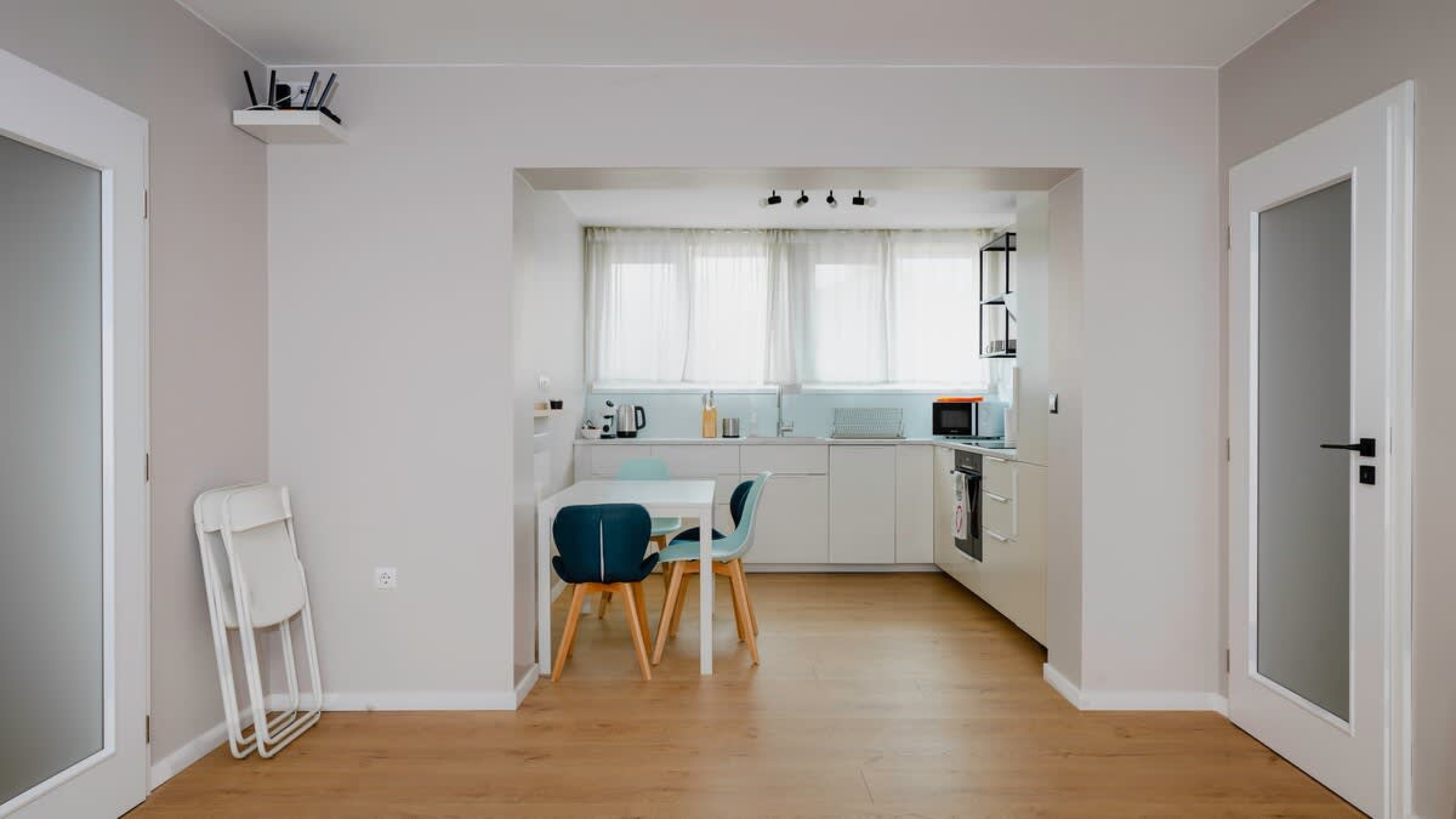 Scoutaround White Logo