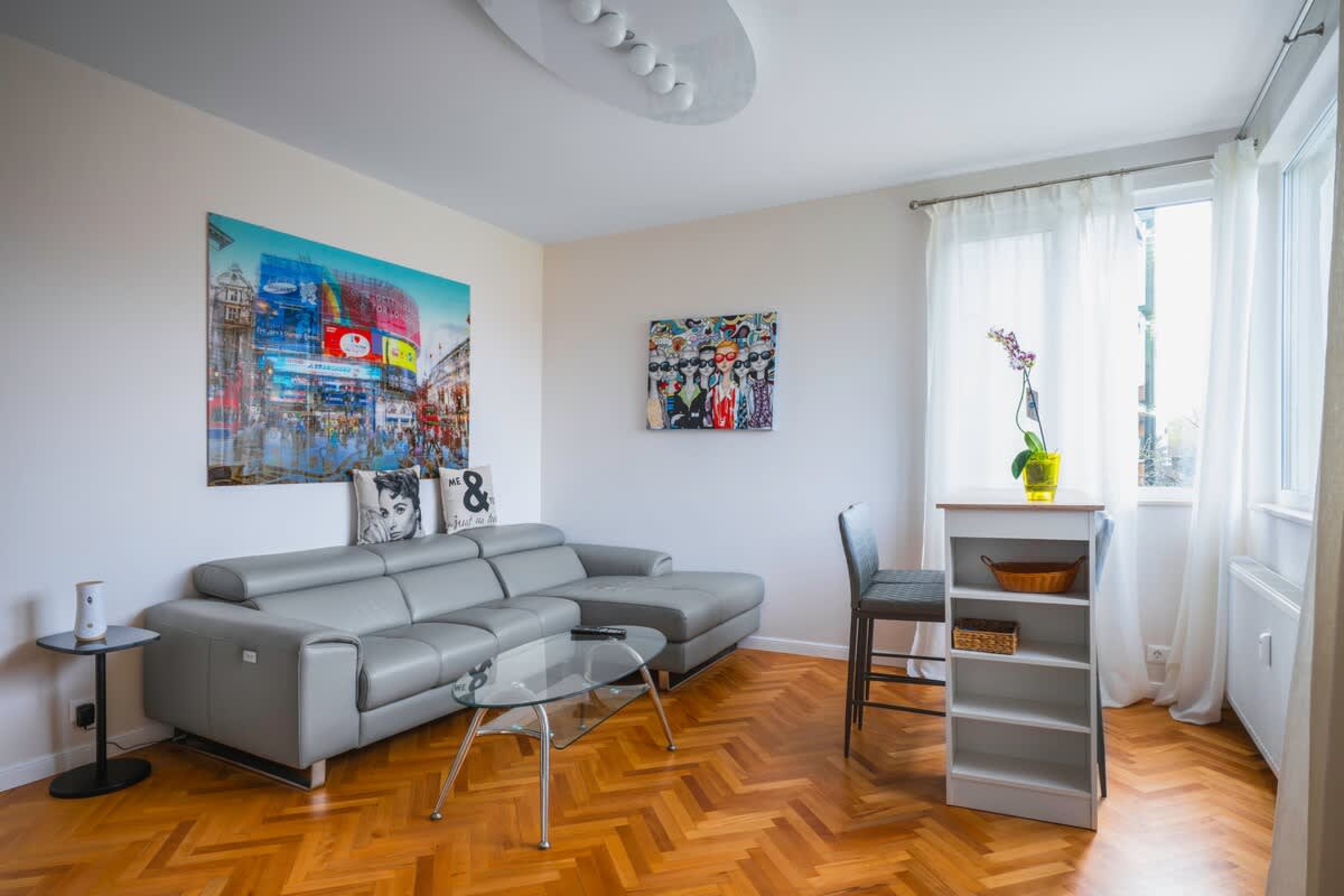 Scoutaround White Logo