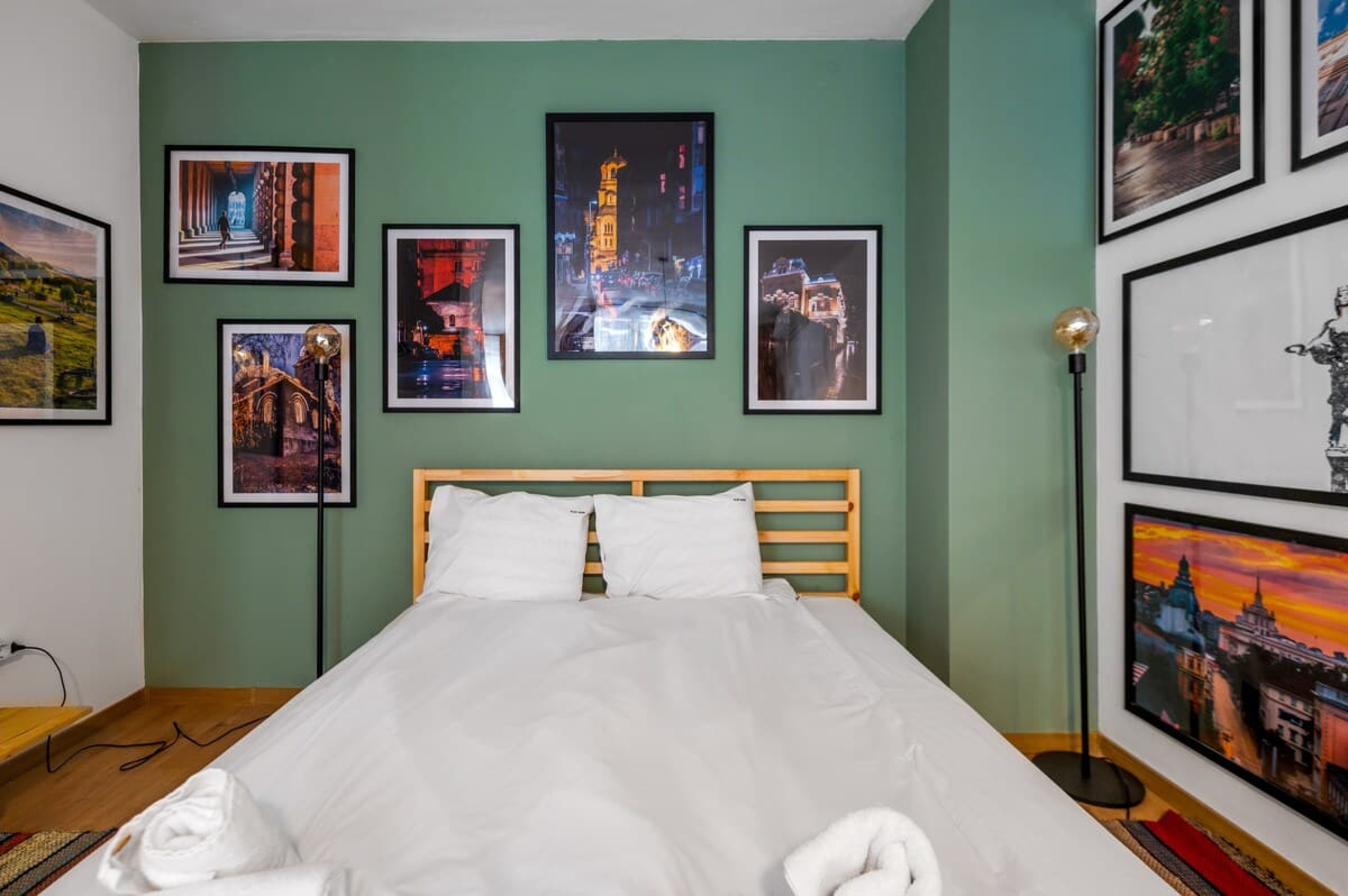 Scoutaround White Logo