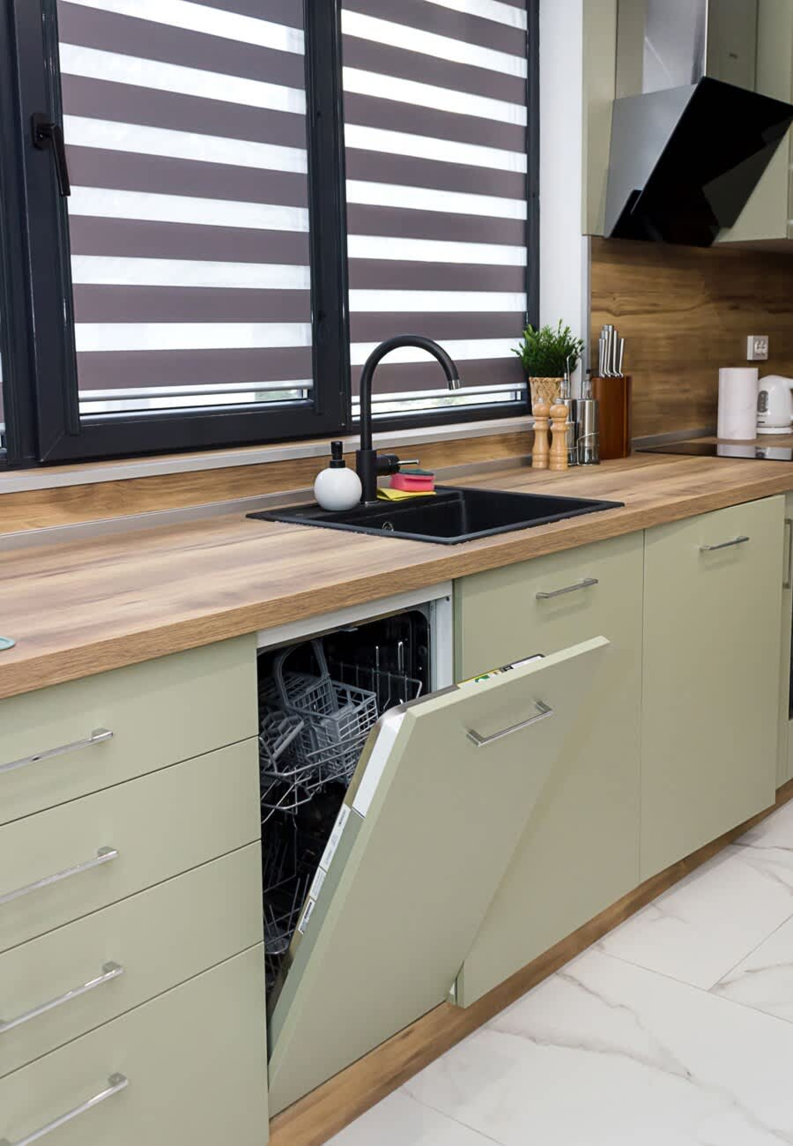 Scoutaround White Logo