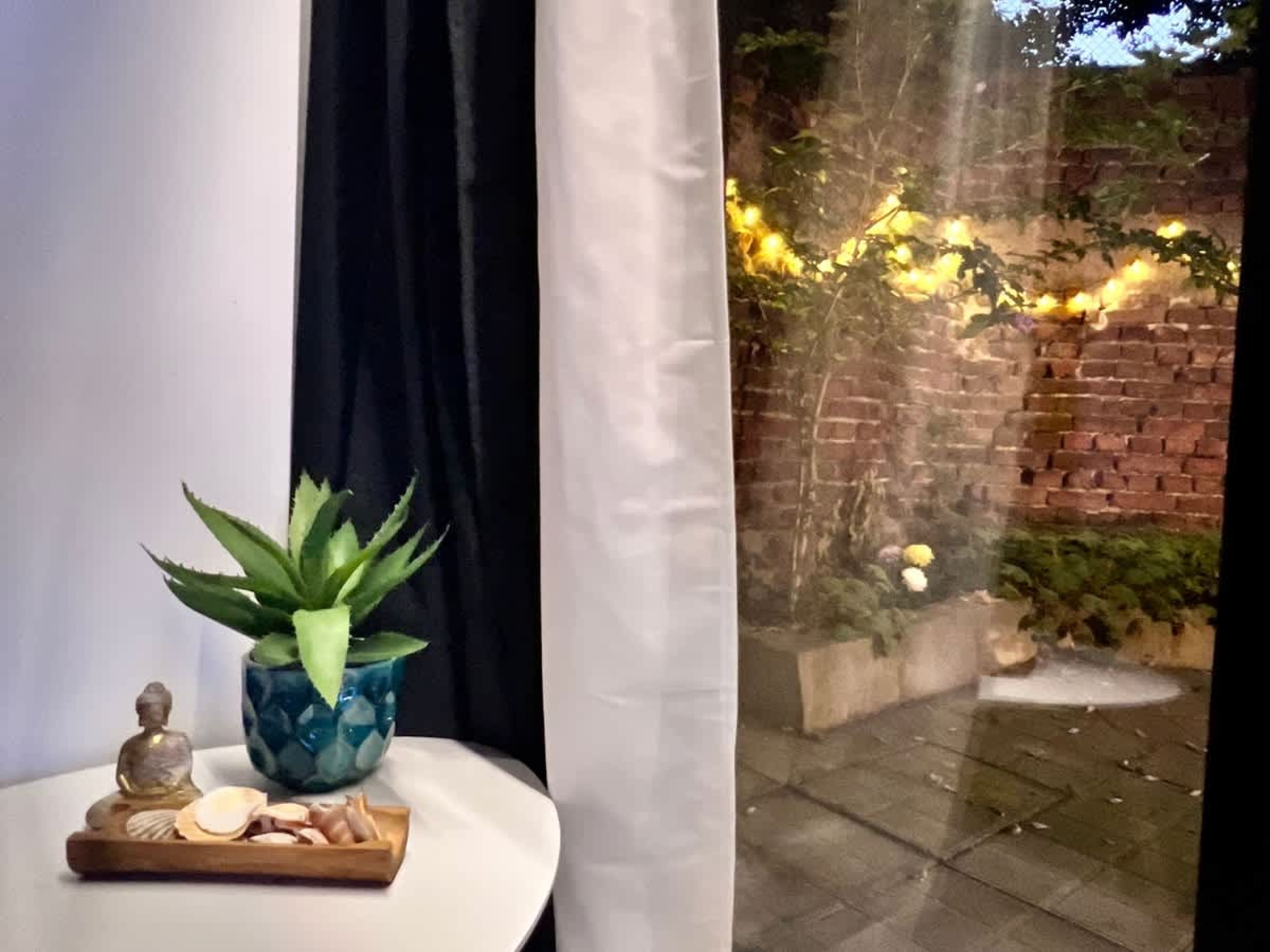 Scoutaround White Logo