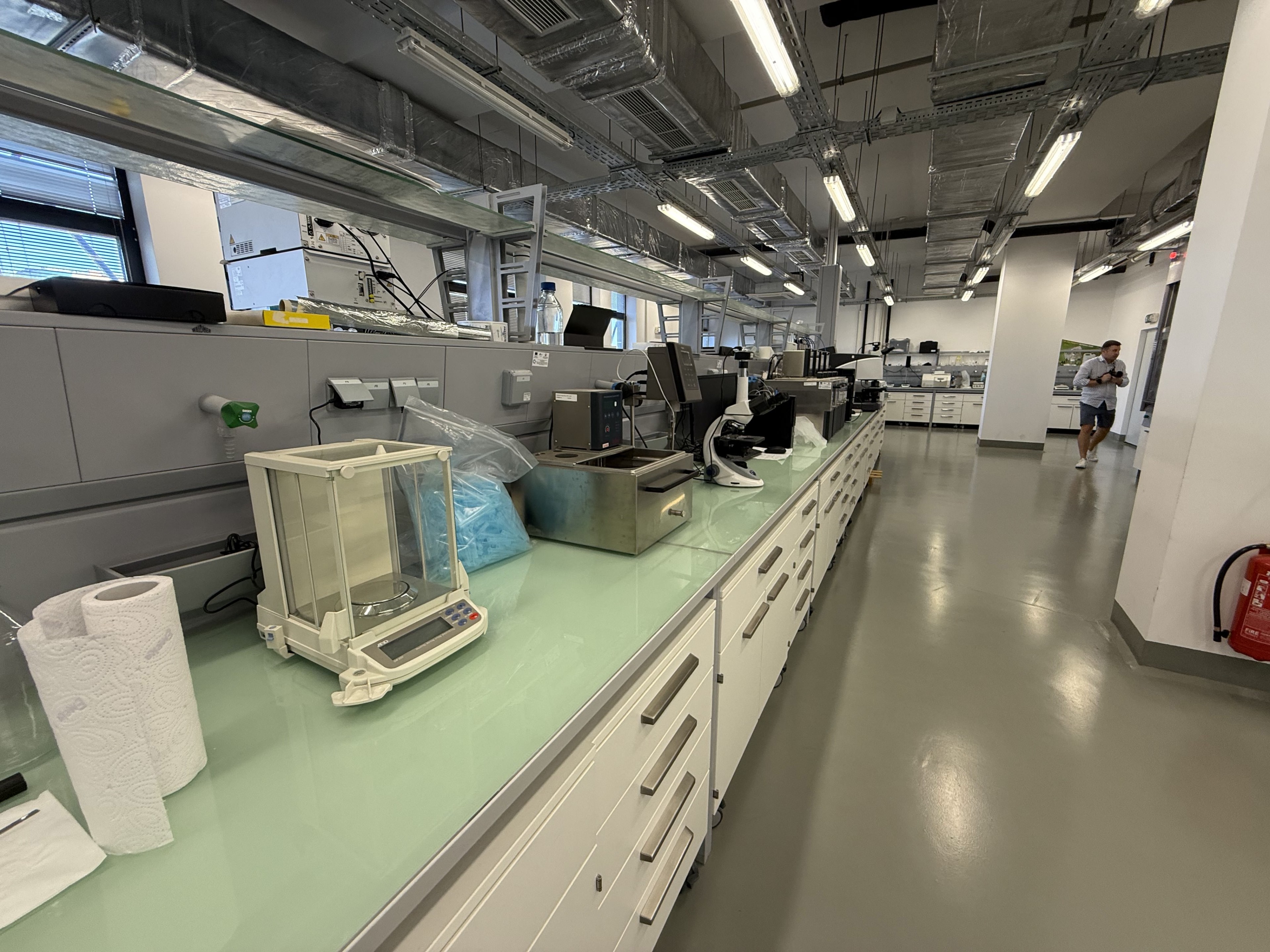 Scoutaround White Logo