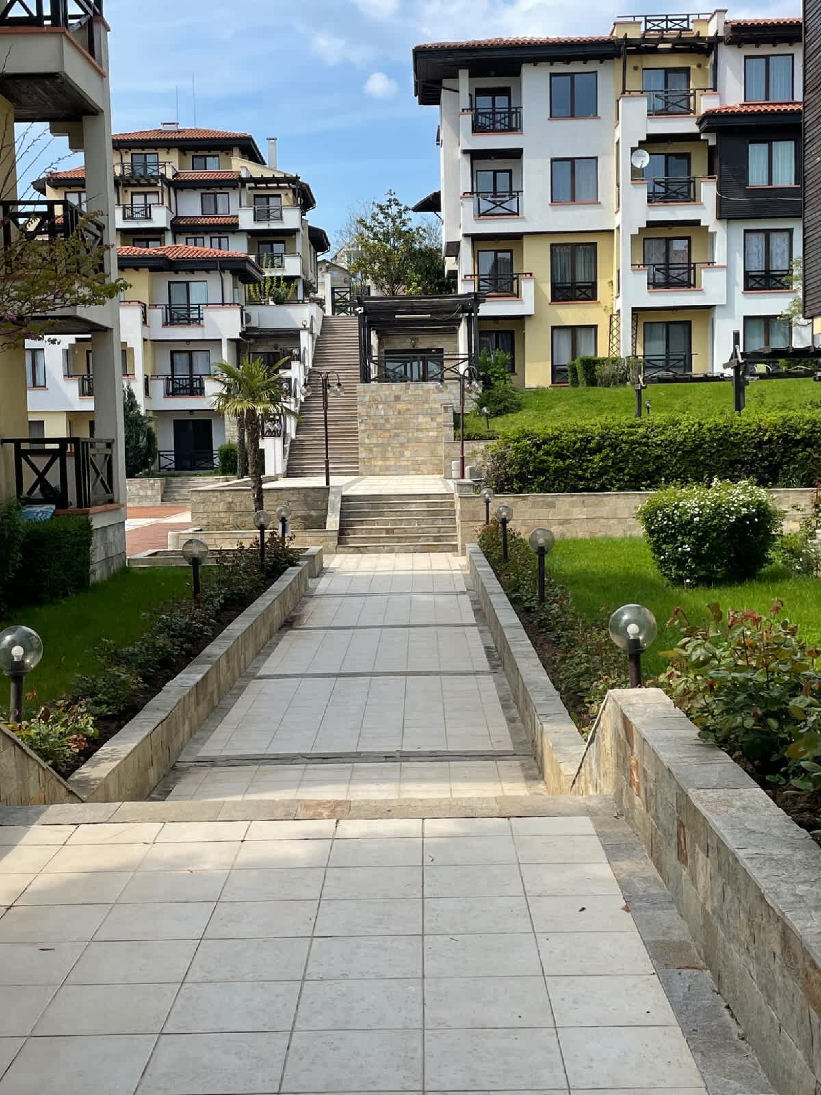 Scoutaround White Logo